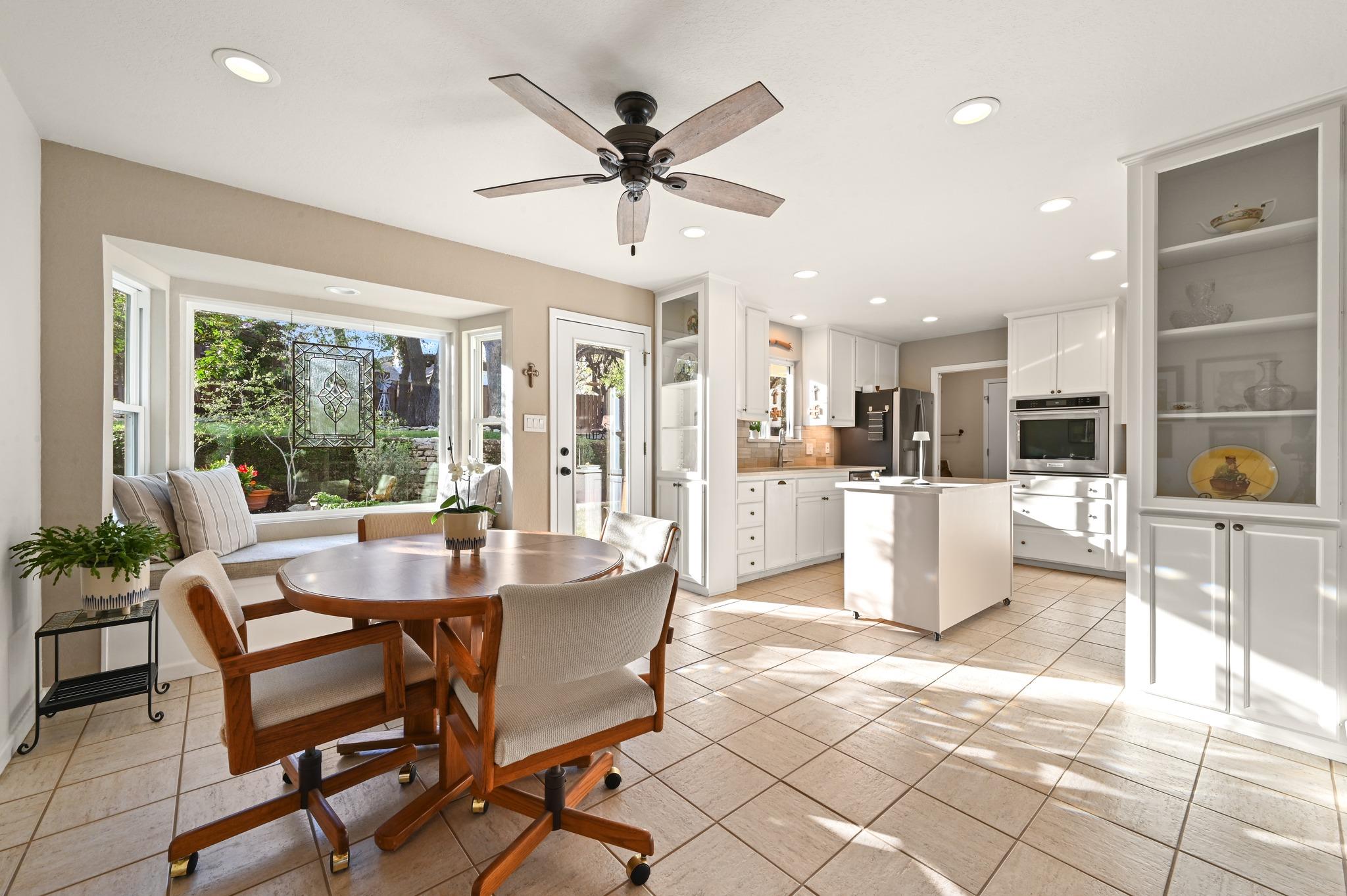 308 Nautilus Ave, Lakeway, TX 78738