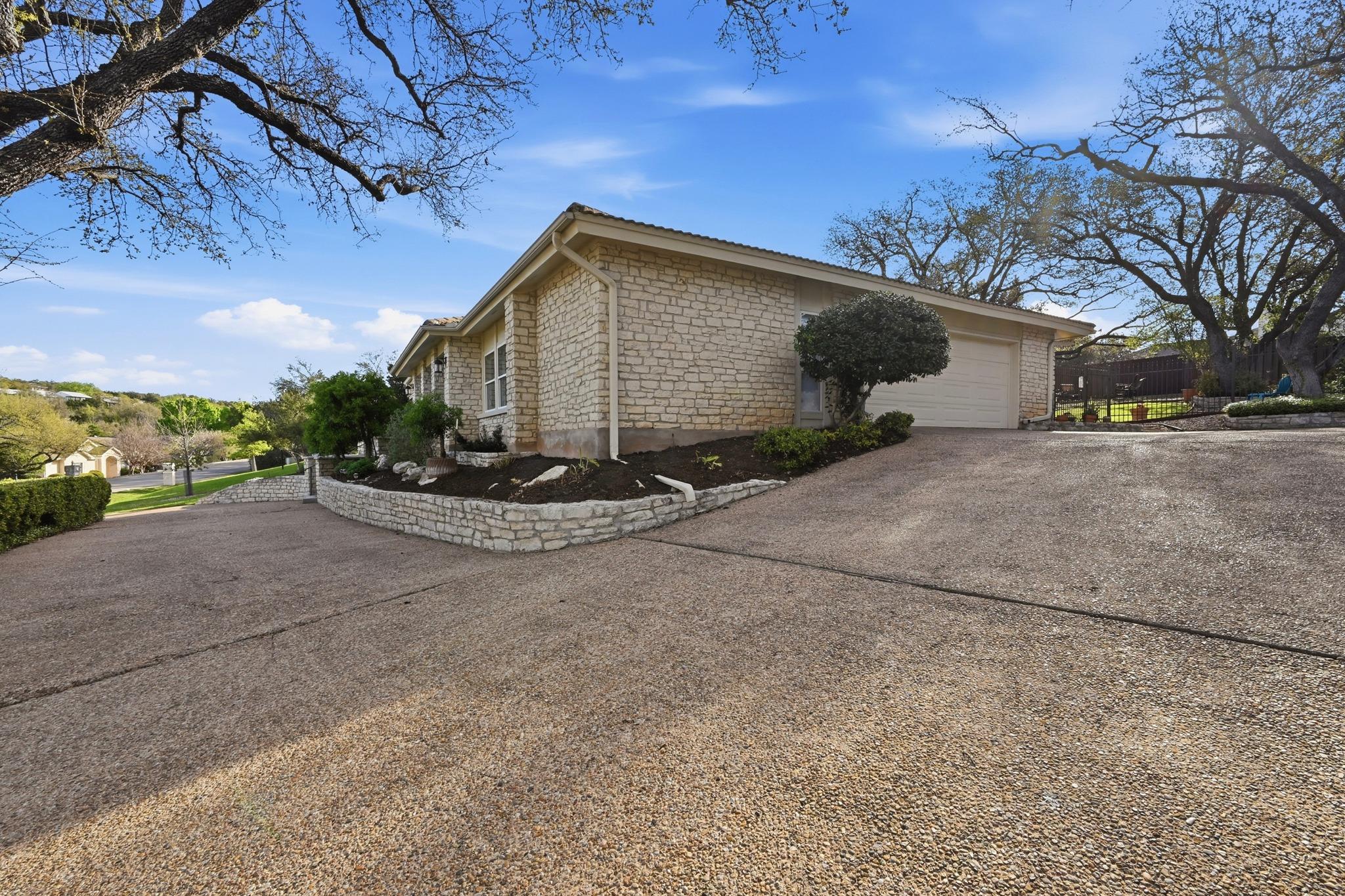 308 Nautilus Ave, Lakeway, TX 78738