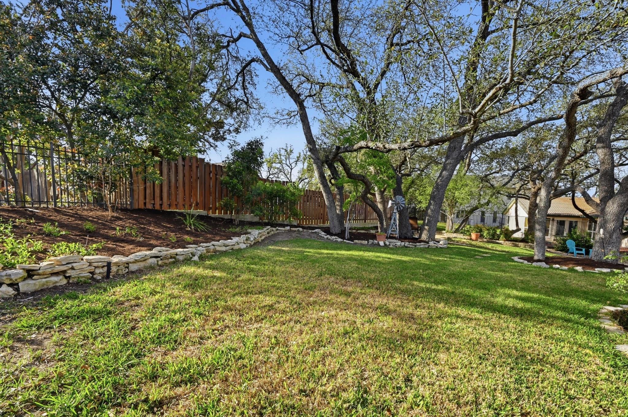 308 Nautilus Ave, Lakeway, TX 78738