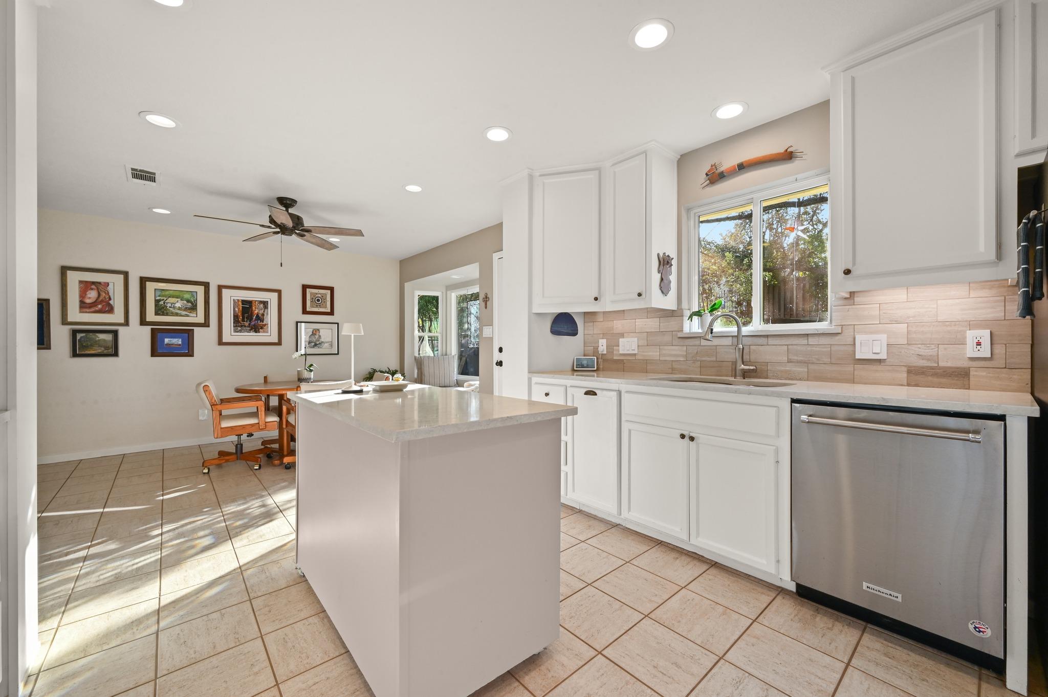 308 Nautilus Ave, Lakeway, TX 78738