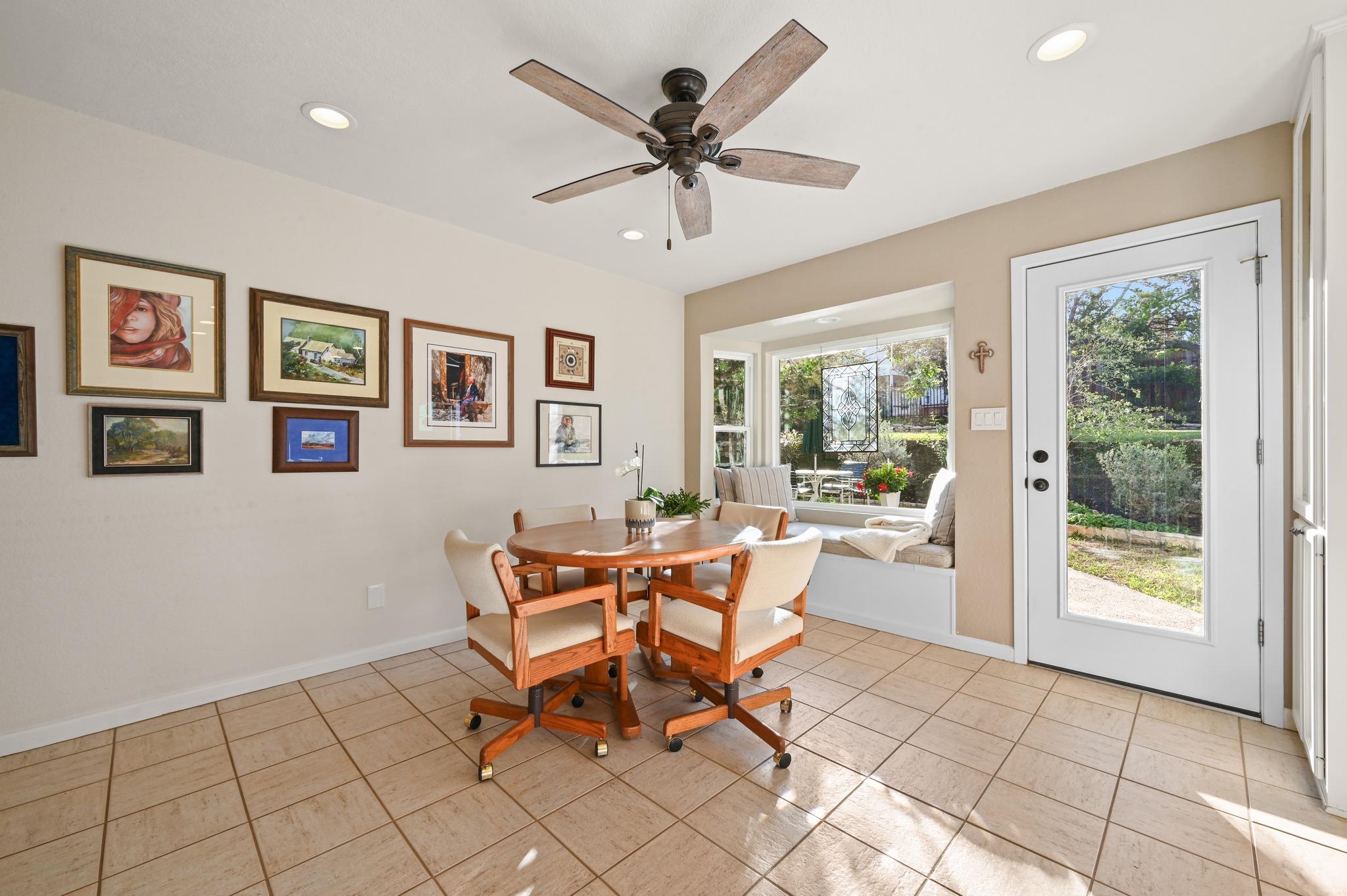 308 Nautilus Ave, Lakeway, TX 78738