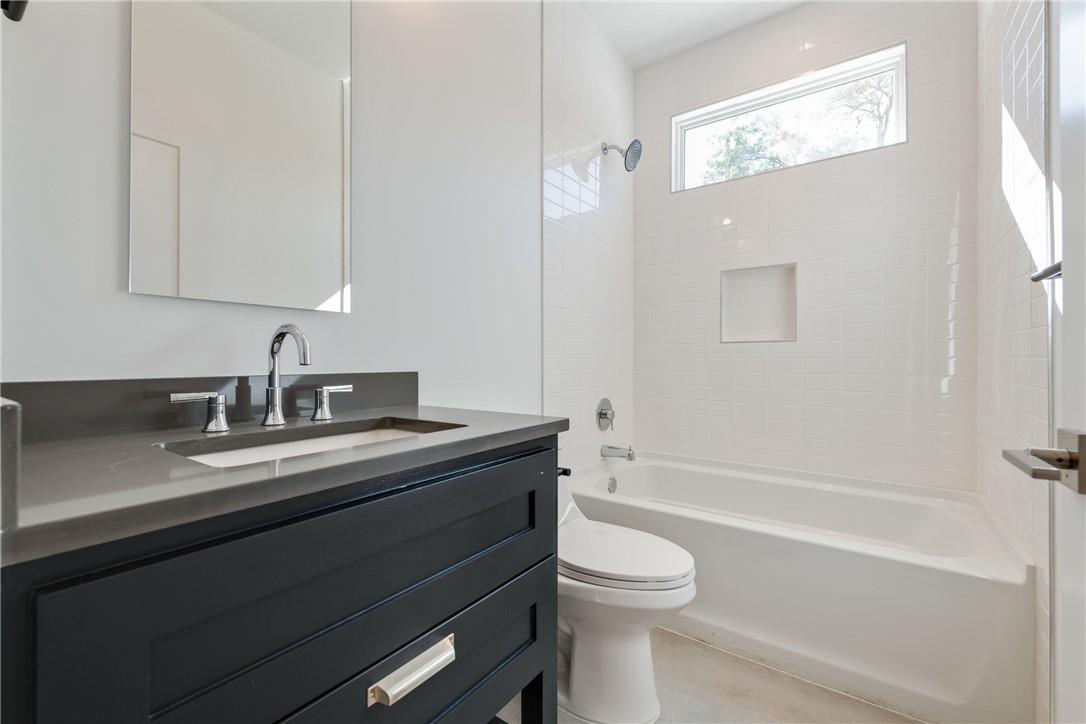 408 W 38 1/2 St # 4-1, Austin, TX 78705