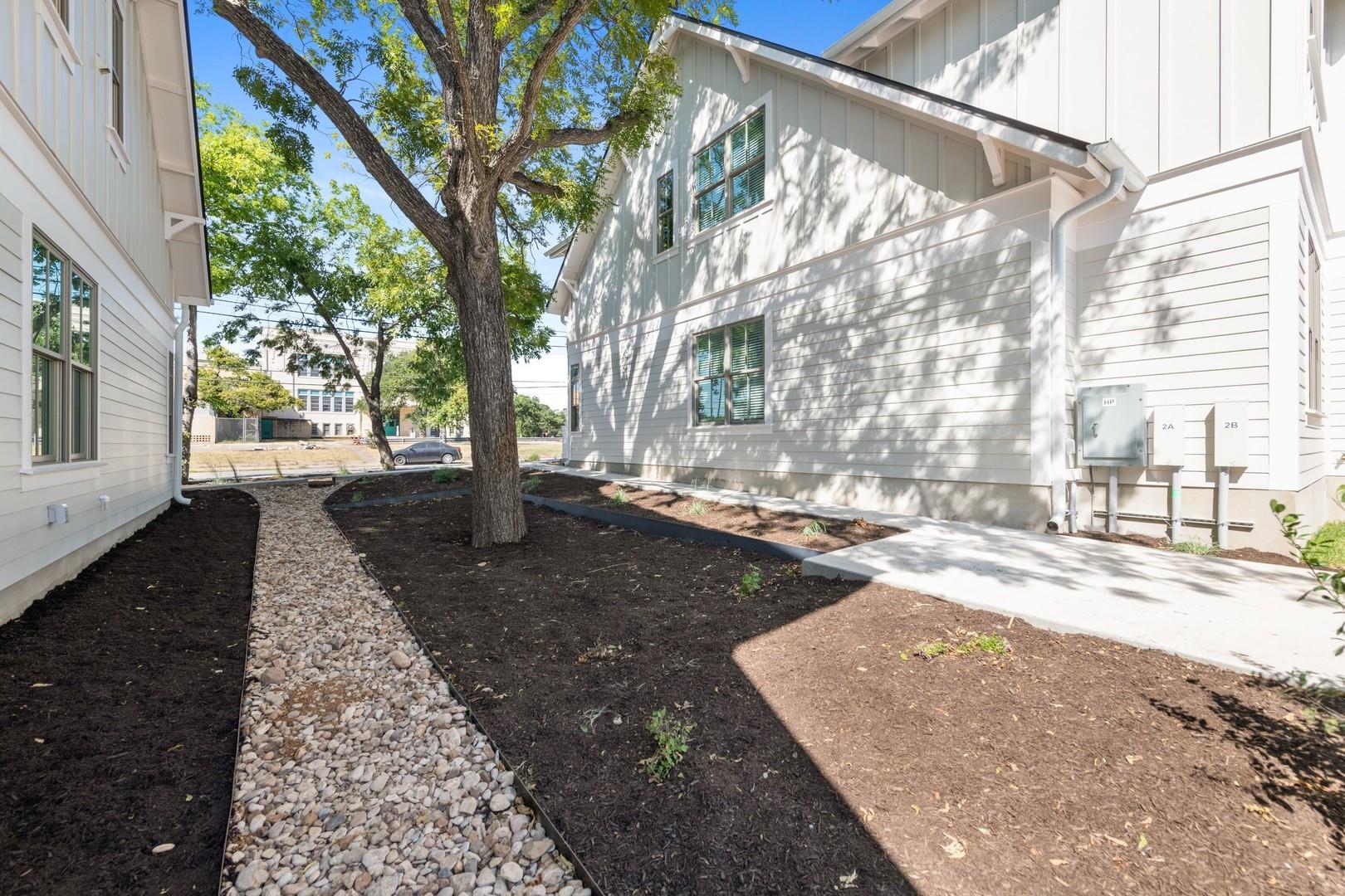 408 W 38 1/2 St # 2-1, Austin, TX 78705