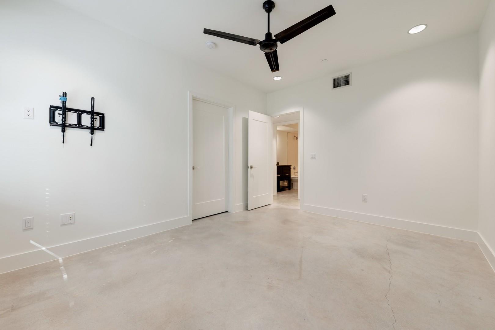 408 W 38 1/2 St # 2-1, Austin, TX 78705