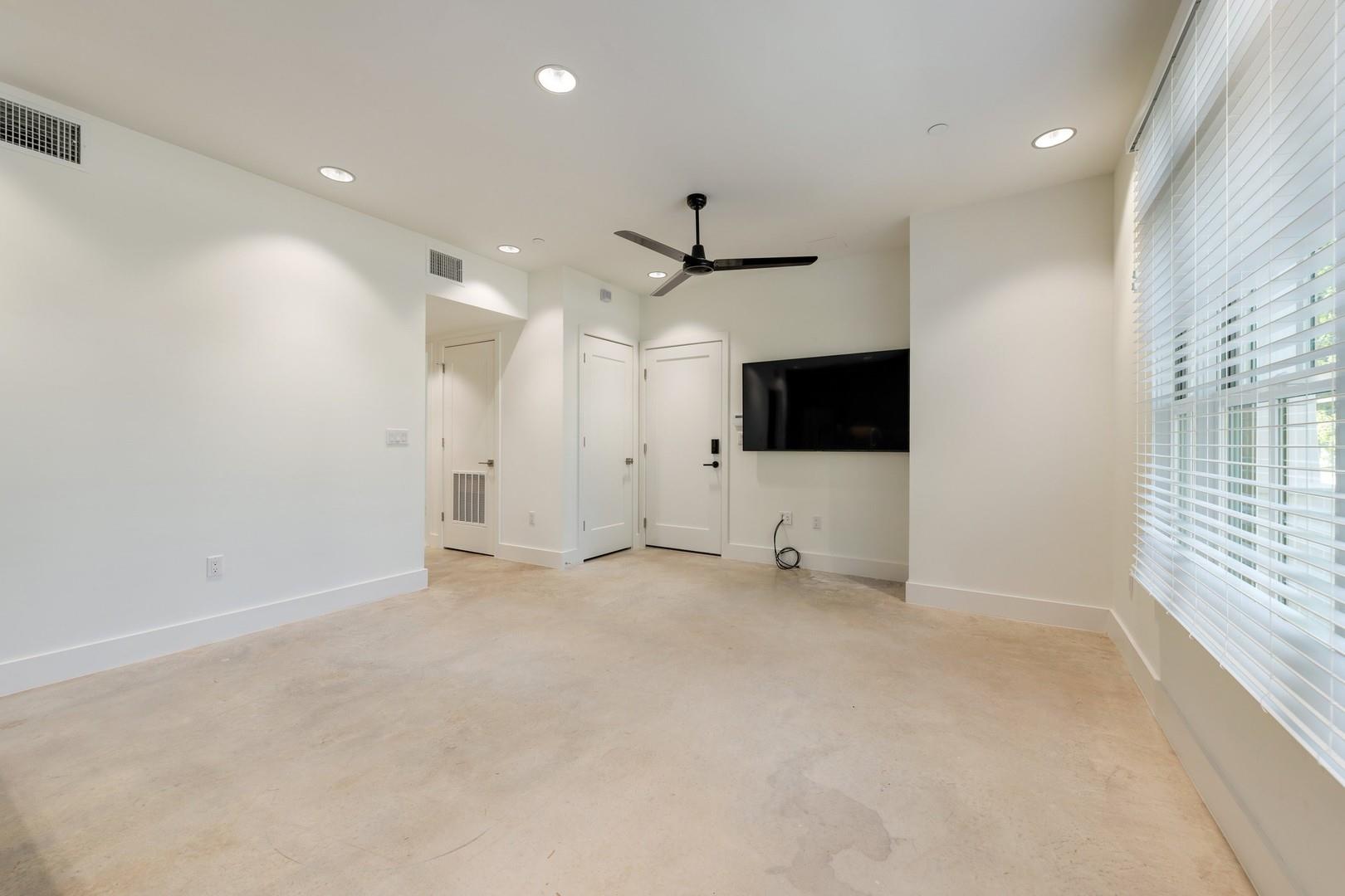 408 W 38 1/2 St # 2-1, Austin, TX 78705