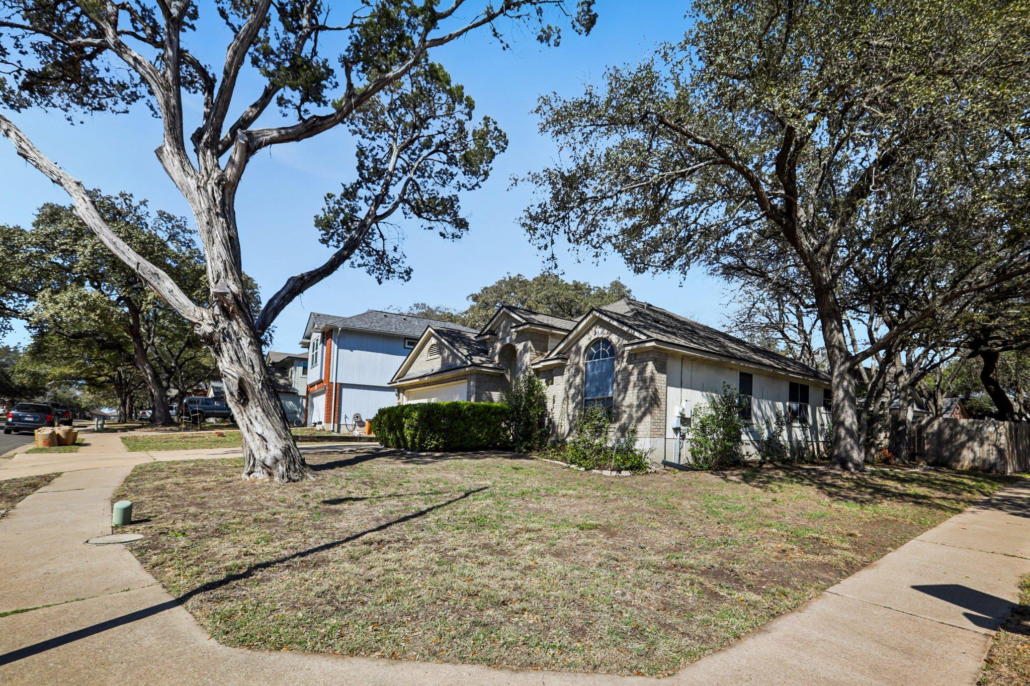 1300 Tetbury Ln, Austin, TX 78748