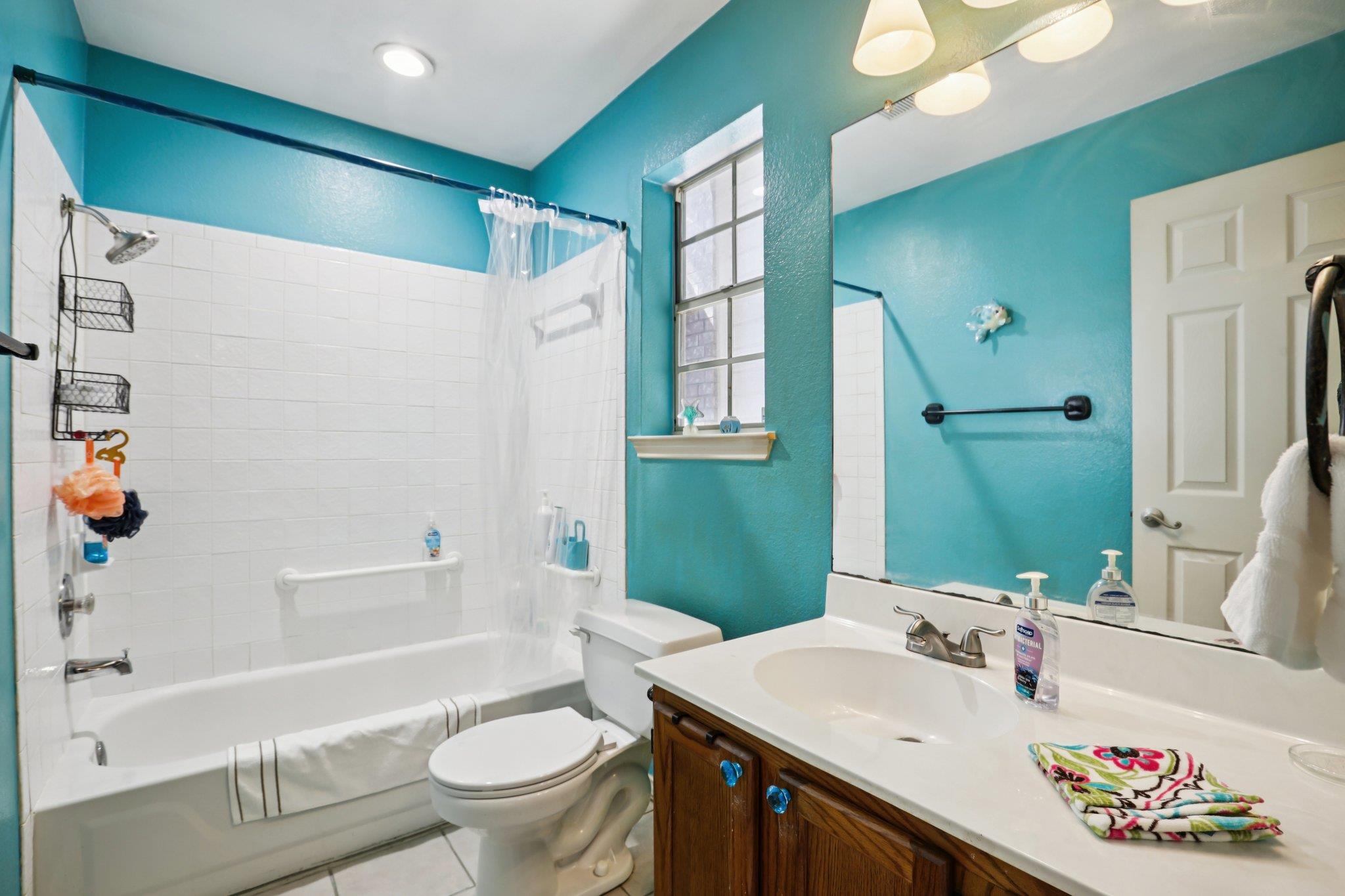 1300 Tetbury Ln, Austin, TX 78748