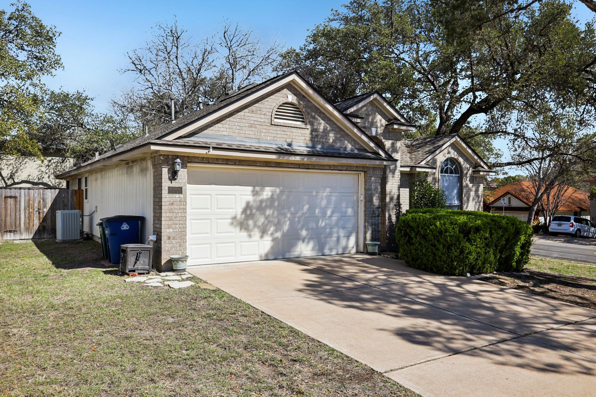 1300 Tetbury Ln, Austin, TX 78748