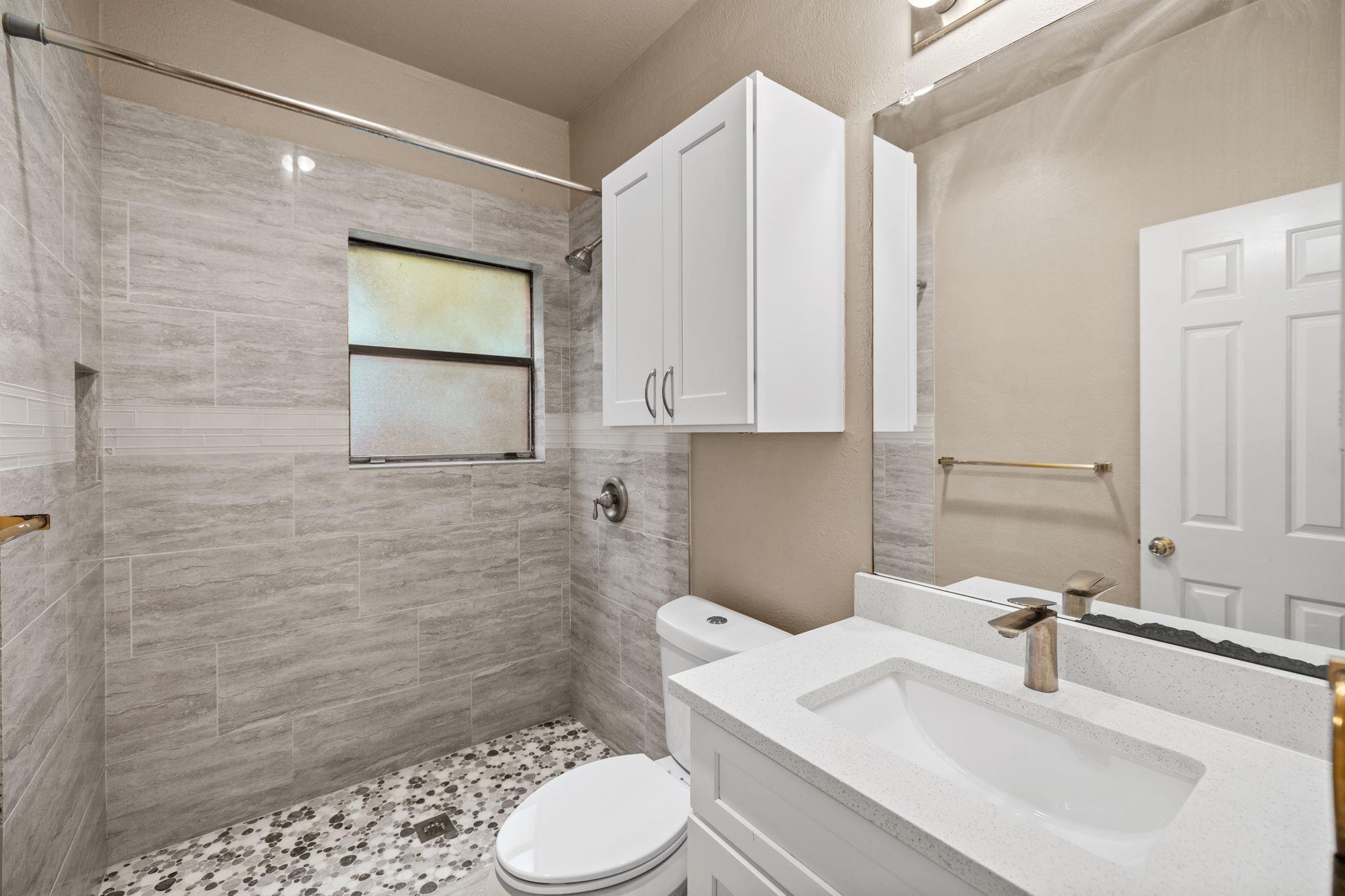 2706 SALADO St # 210, Austin, TX 78705