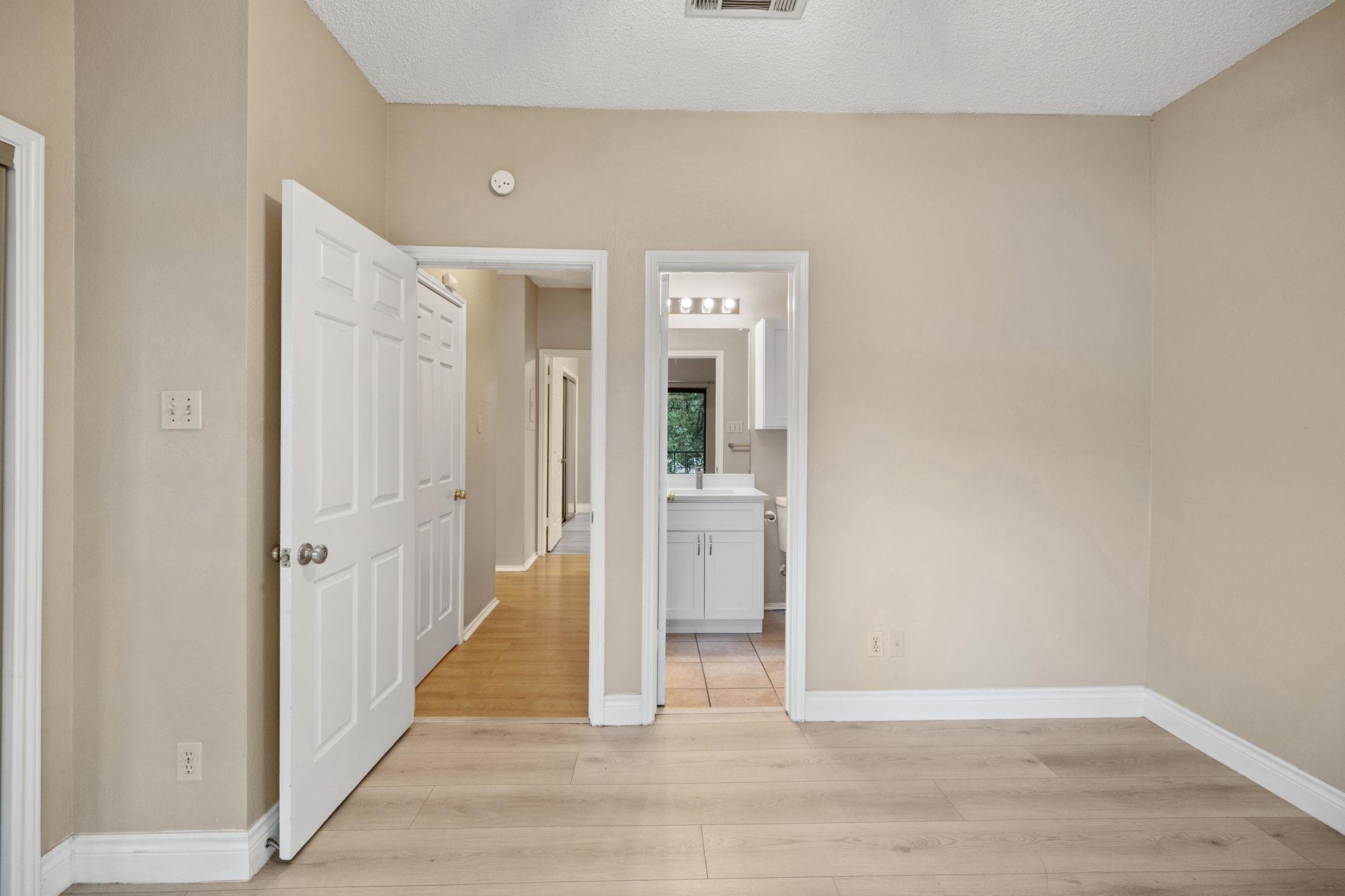 2706 SALADO St # 210, Austin, TX 78705