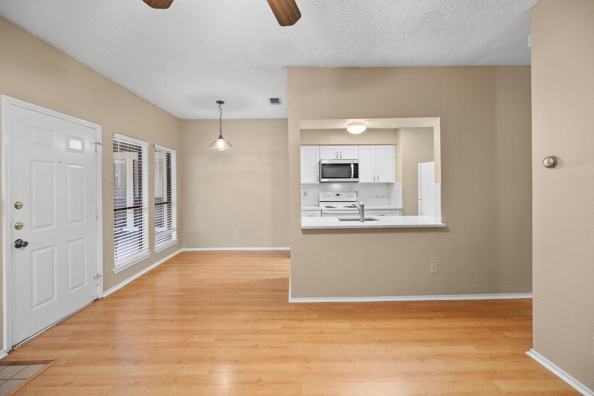 2706 SALADO St # 210, Austin, TX 78705