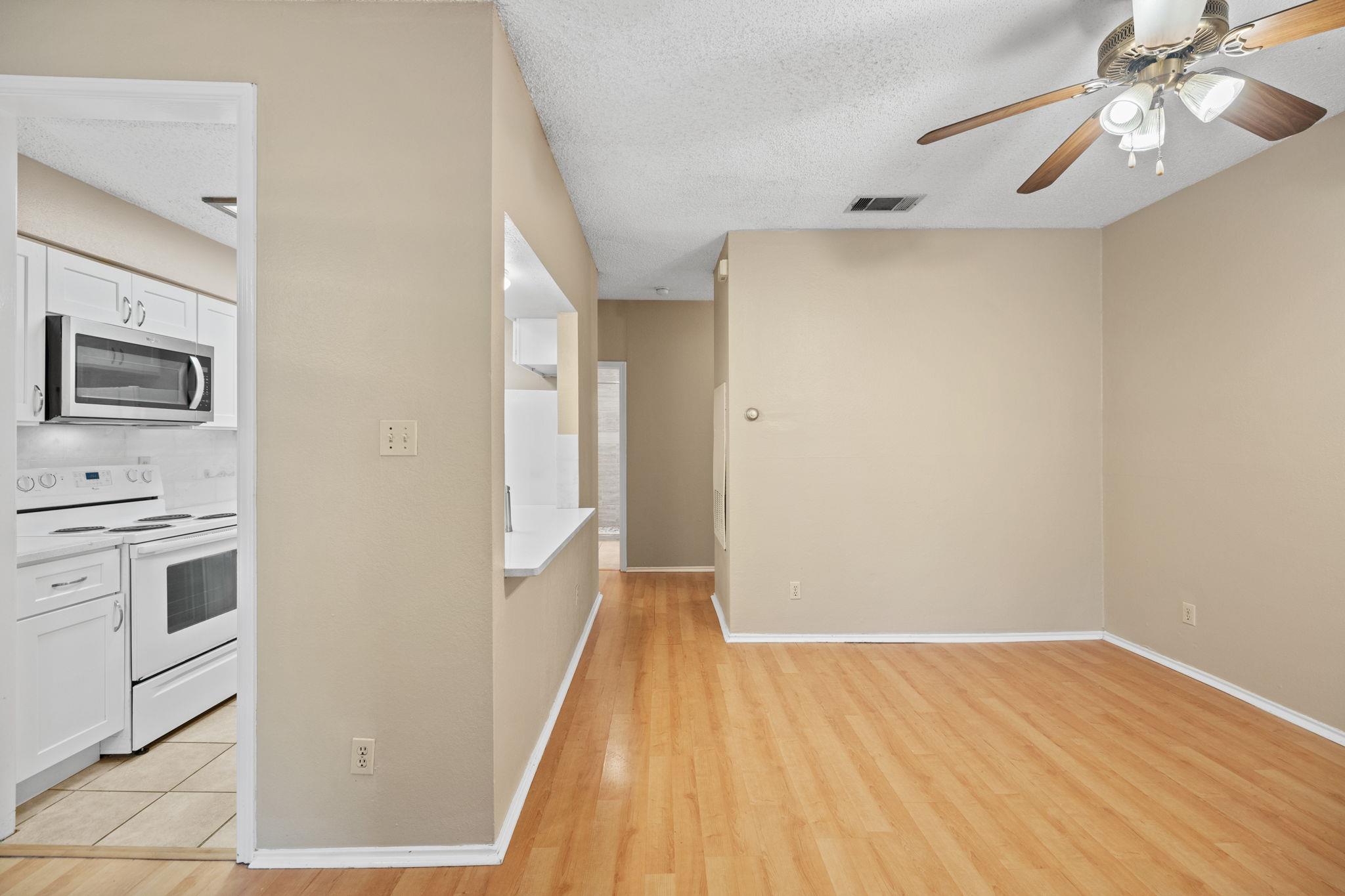 2706 SALADO St # 210, Austin, TX 78705