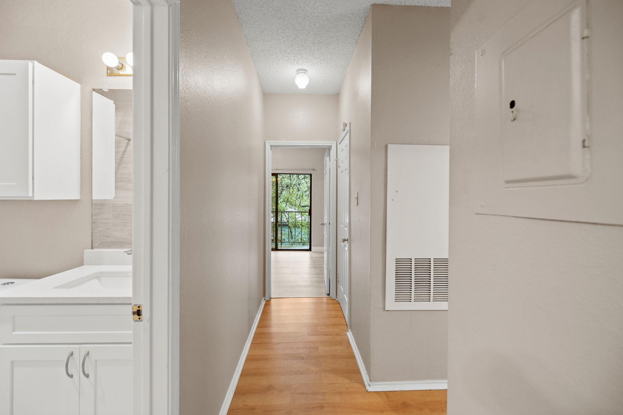 2706 SALADO St # 210, Austin, TX 78705