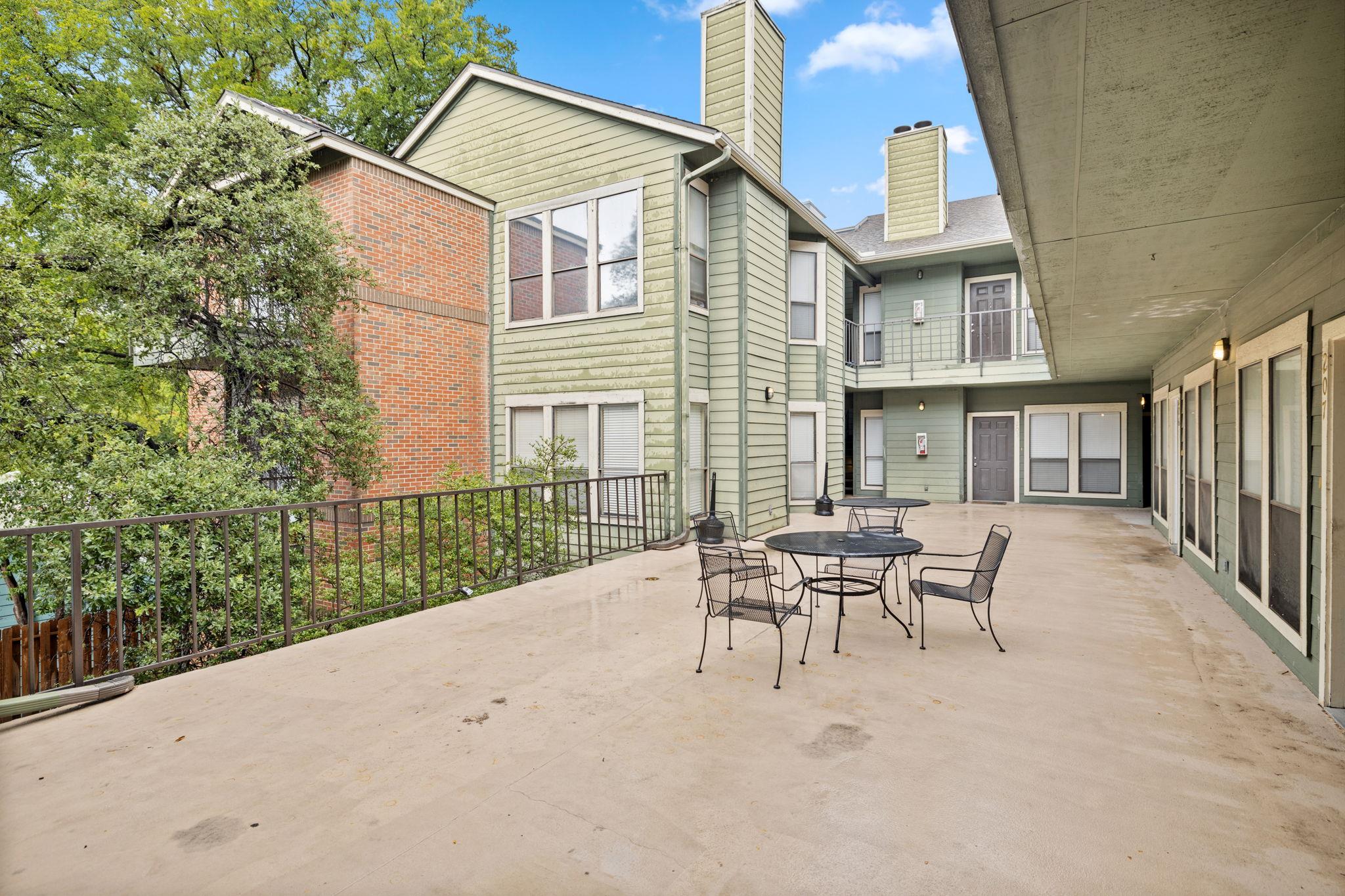 2706 SALADO St # 210, Austin, TX 78705