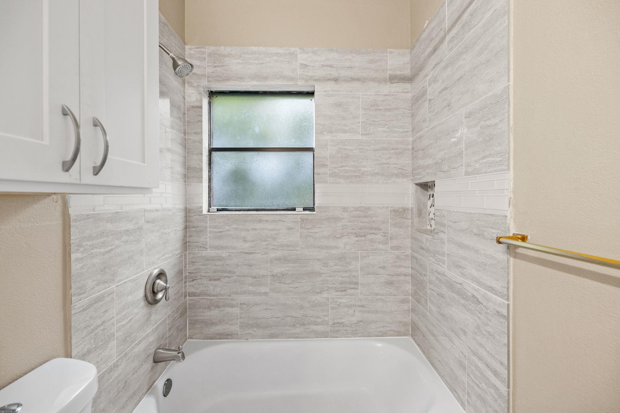 2706 SALADO St # 210, Austin, TX 78705