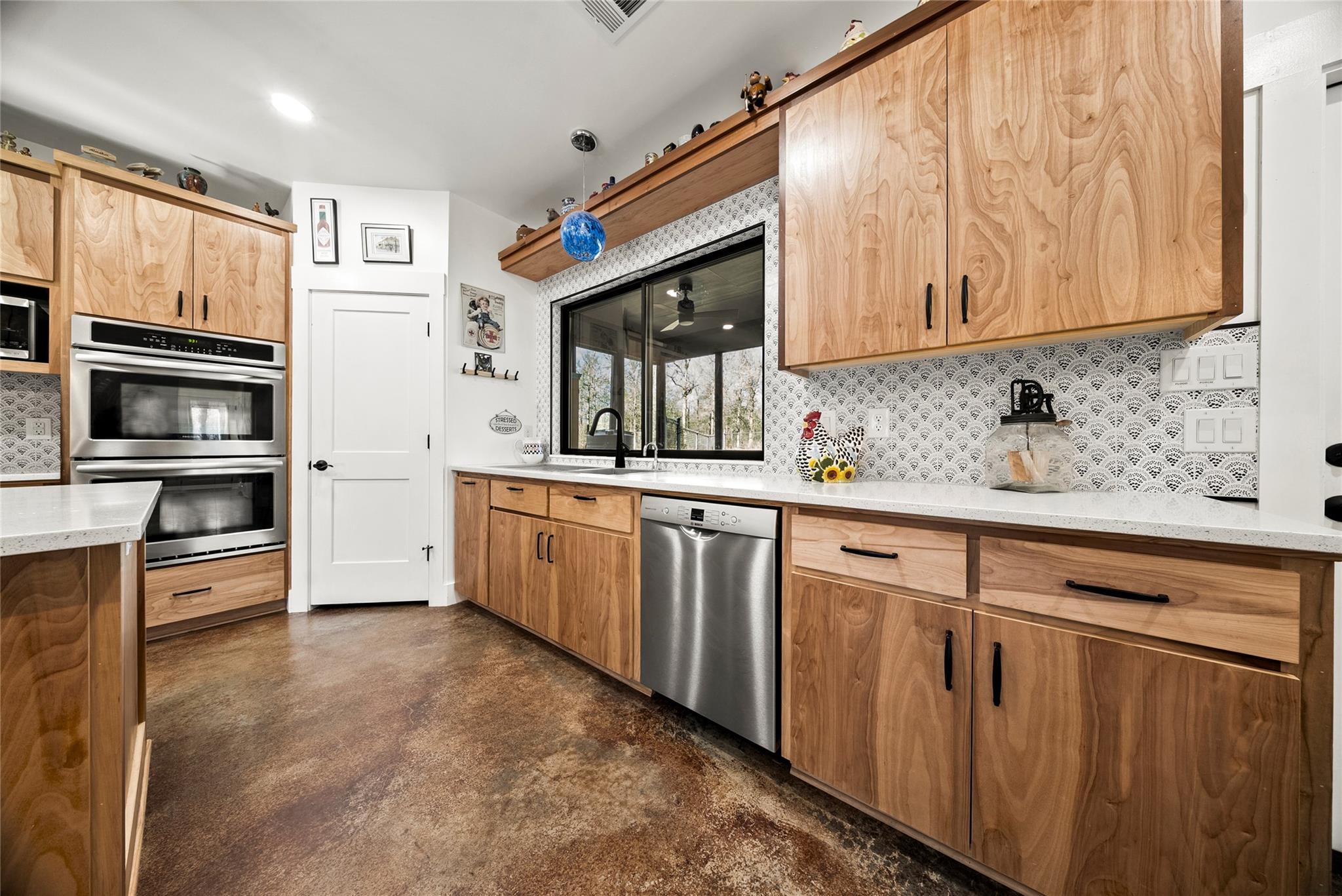 153 CR 491 Rd, Coupland, TX 78621