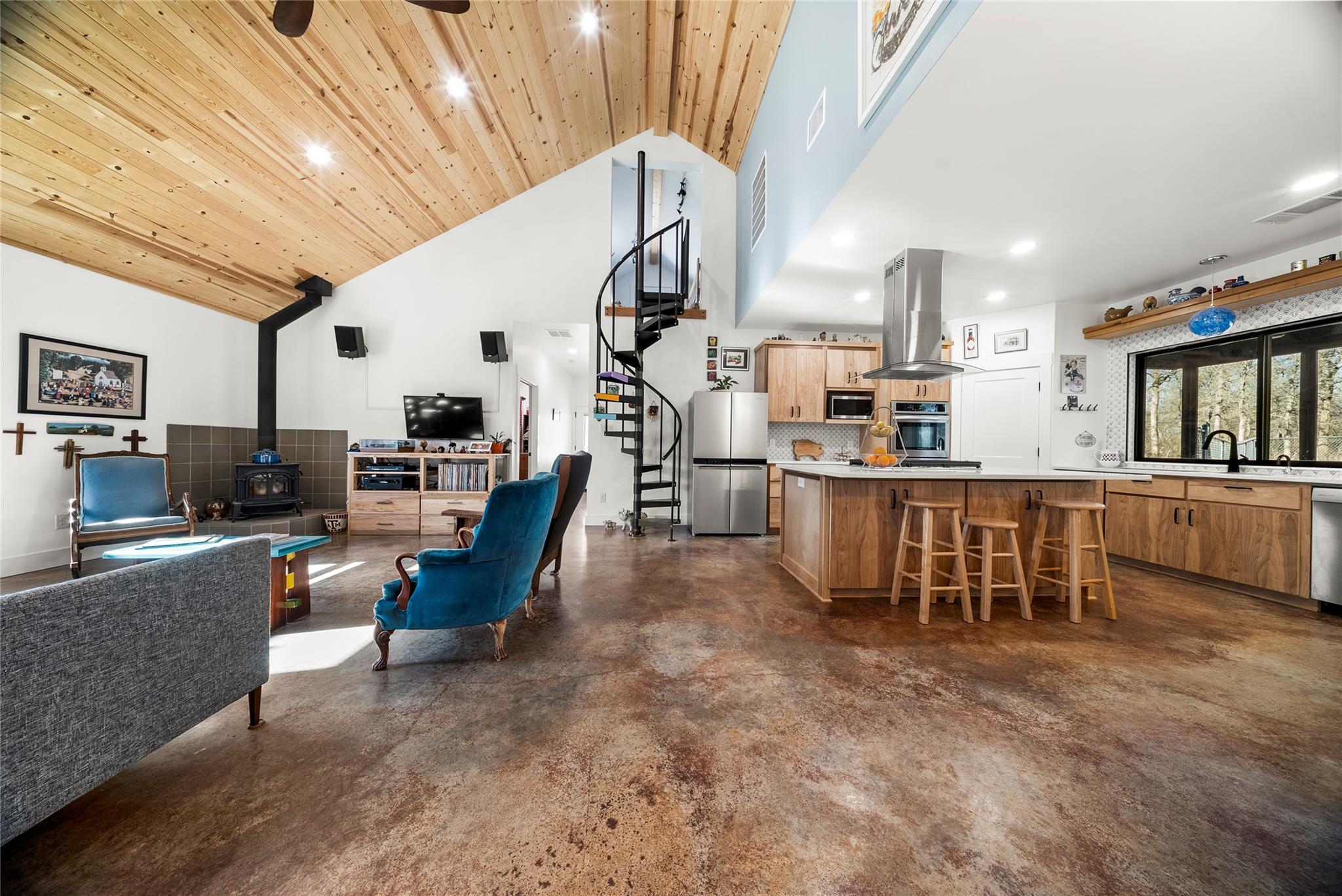 153 CR 491 Rd, Coupland, TX 78621