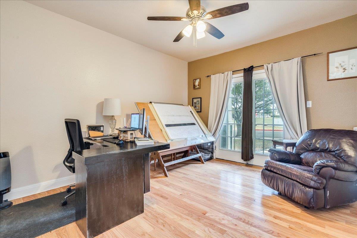 1077 Fairway, Kyle, TX 78640