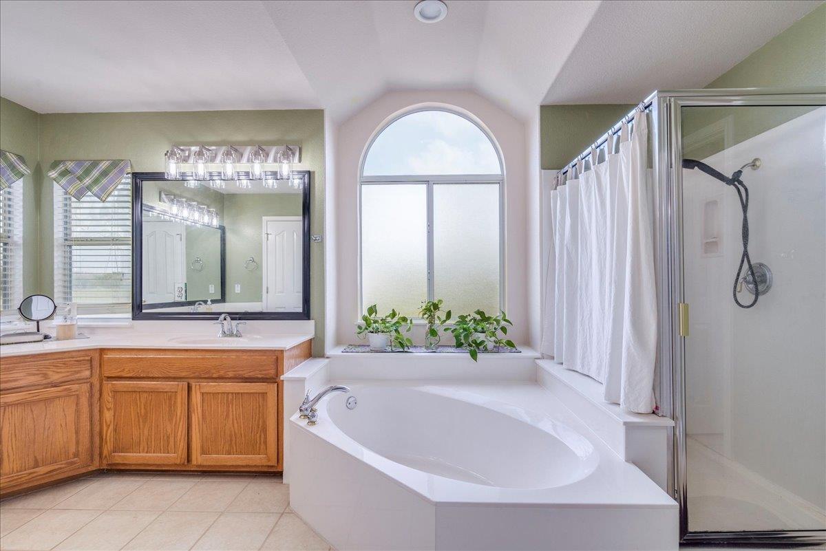 1077 Fairway, Kyle, TX 78640