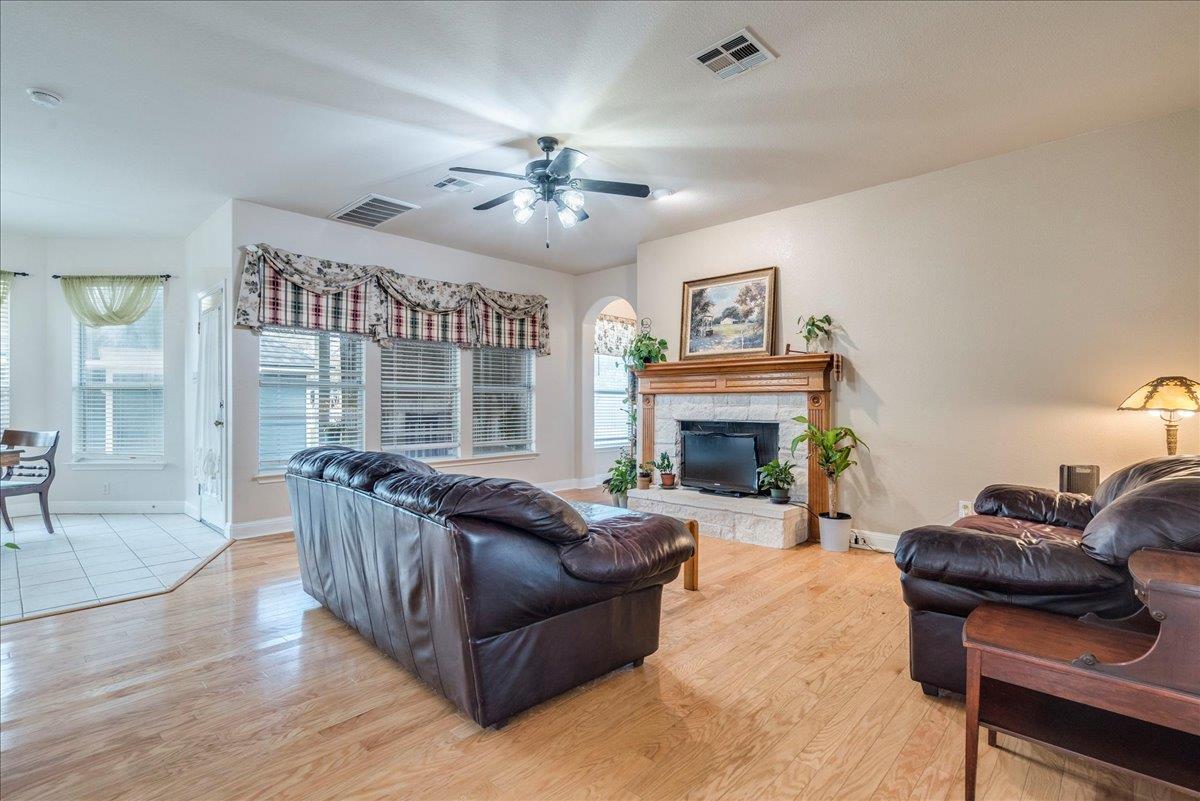 1077 Fairway, Kyle, TX 78640