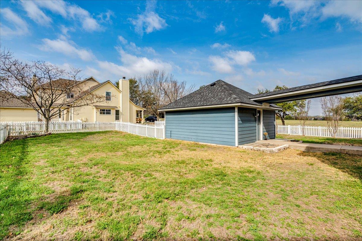 1077 Fairway, Kyle, TX 78640