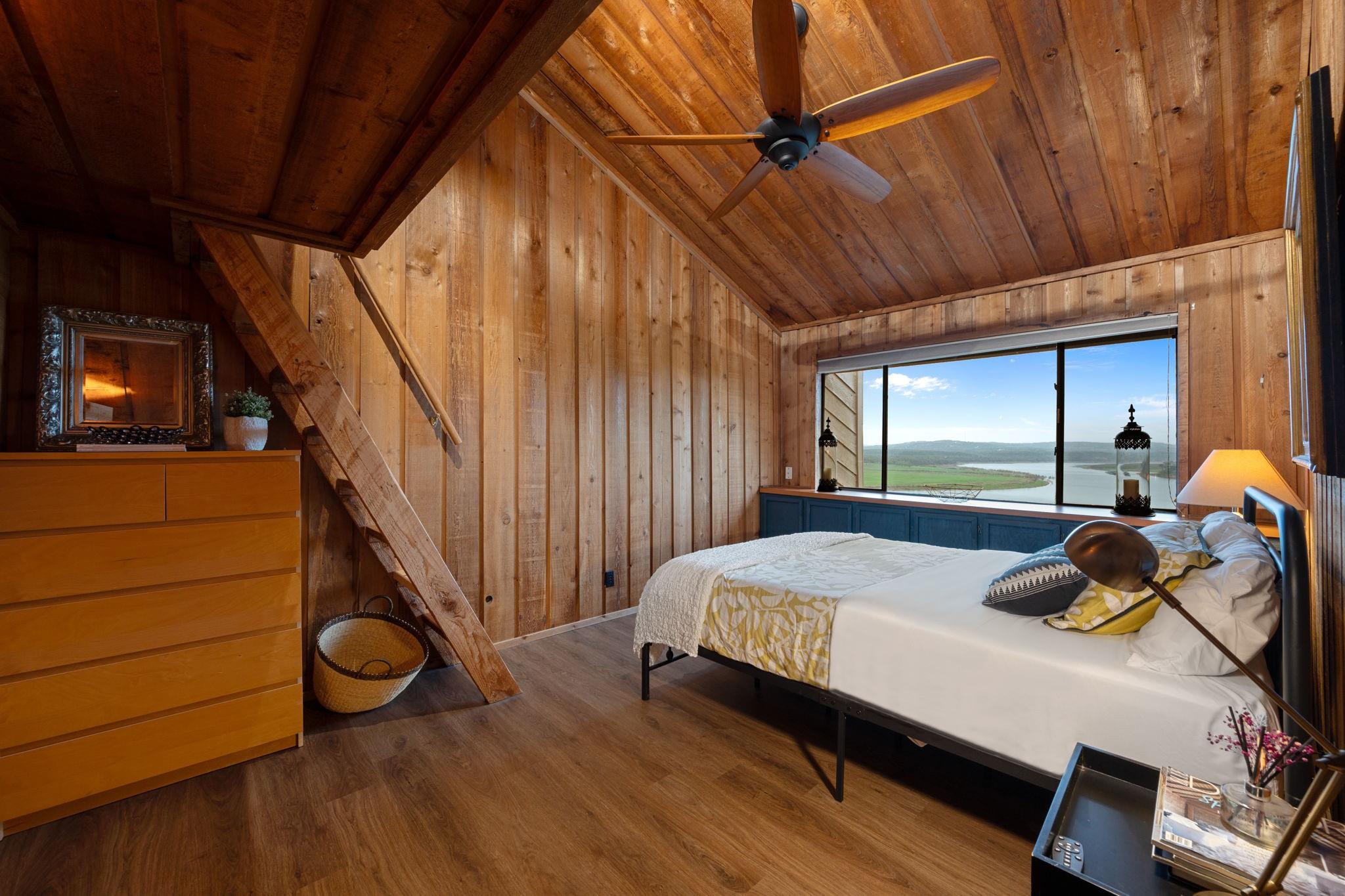 403 Coventry Rd, Spicewood, TX 78669