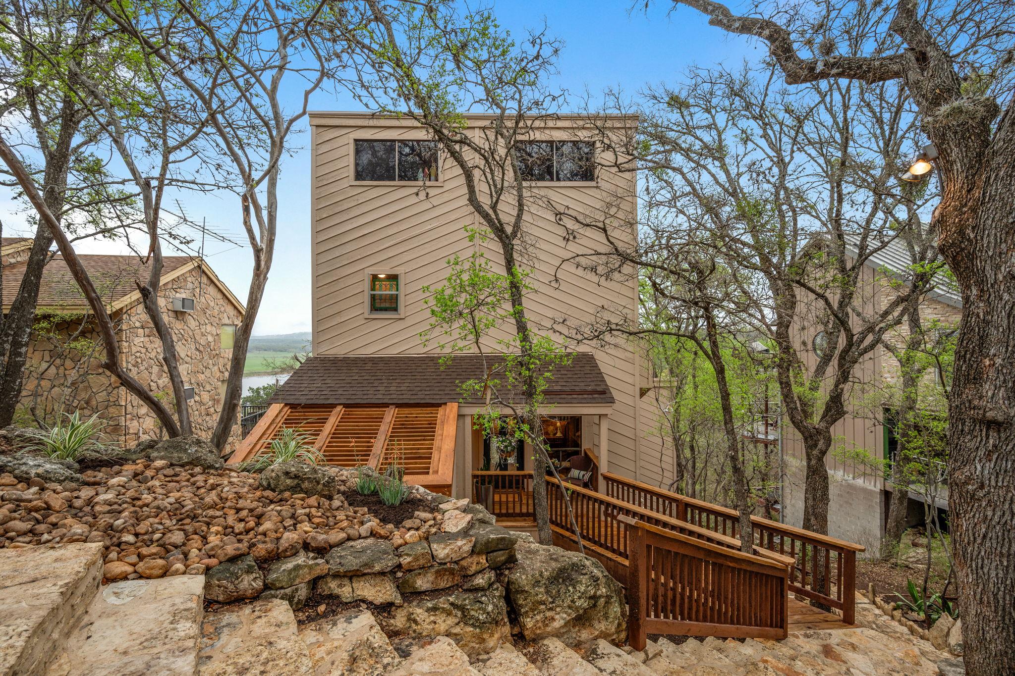 403 Coventry Rd, Spicewood, TX 78669