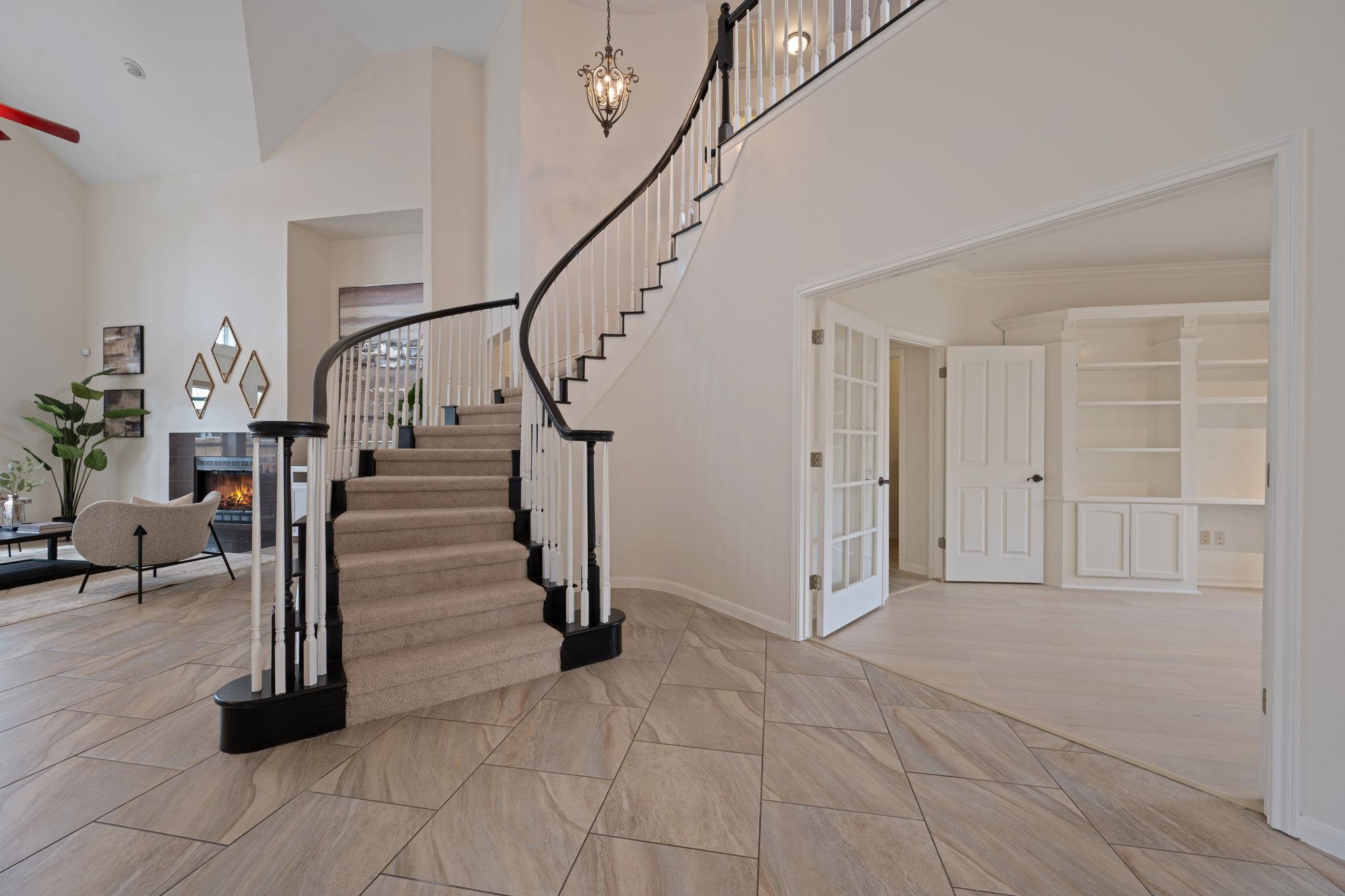 5813 Anselm Ct, Austin, TX 78739