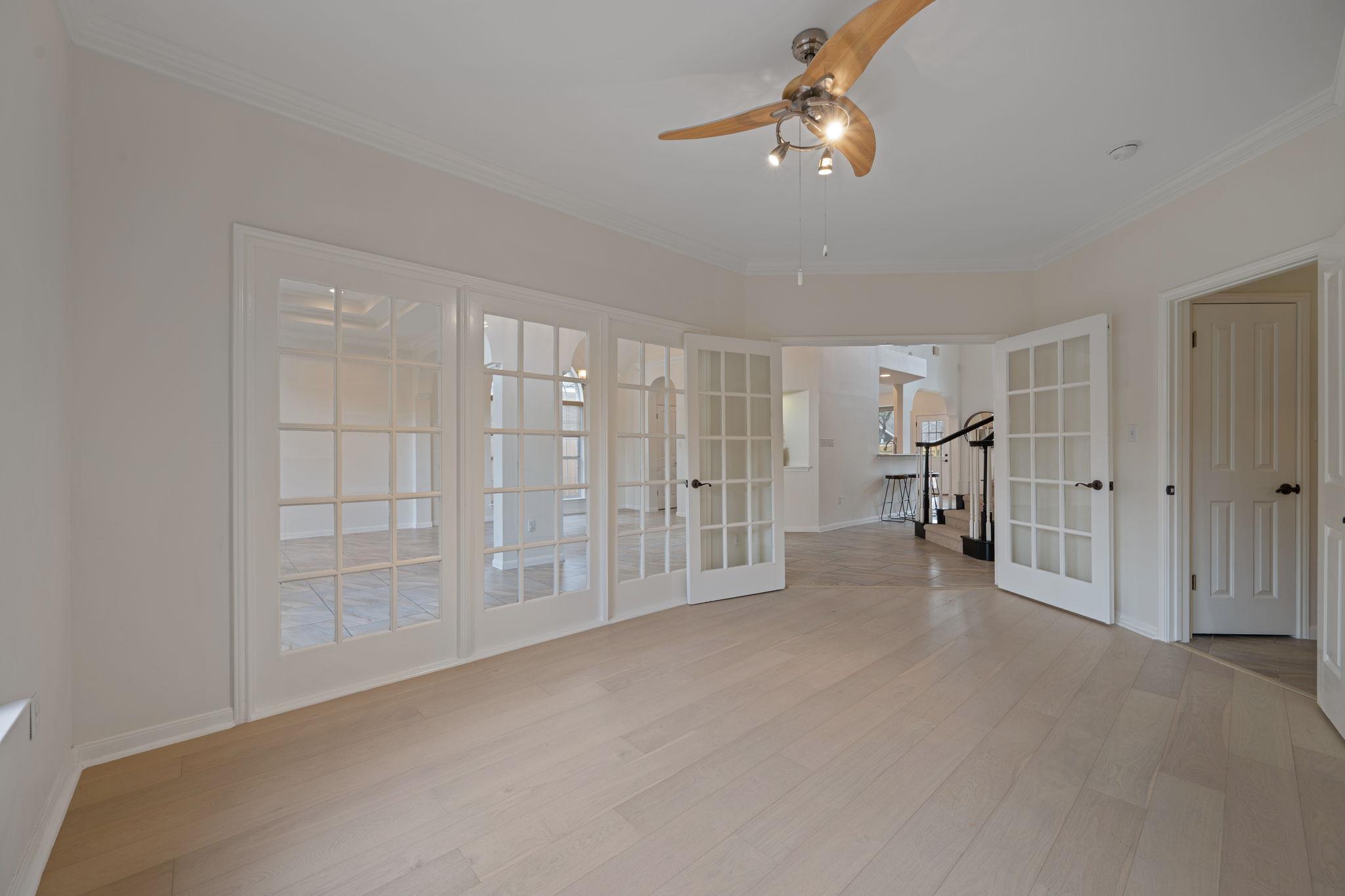 5813 Anselm Ct, Austin, TX 78739