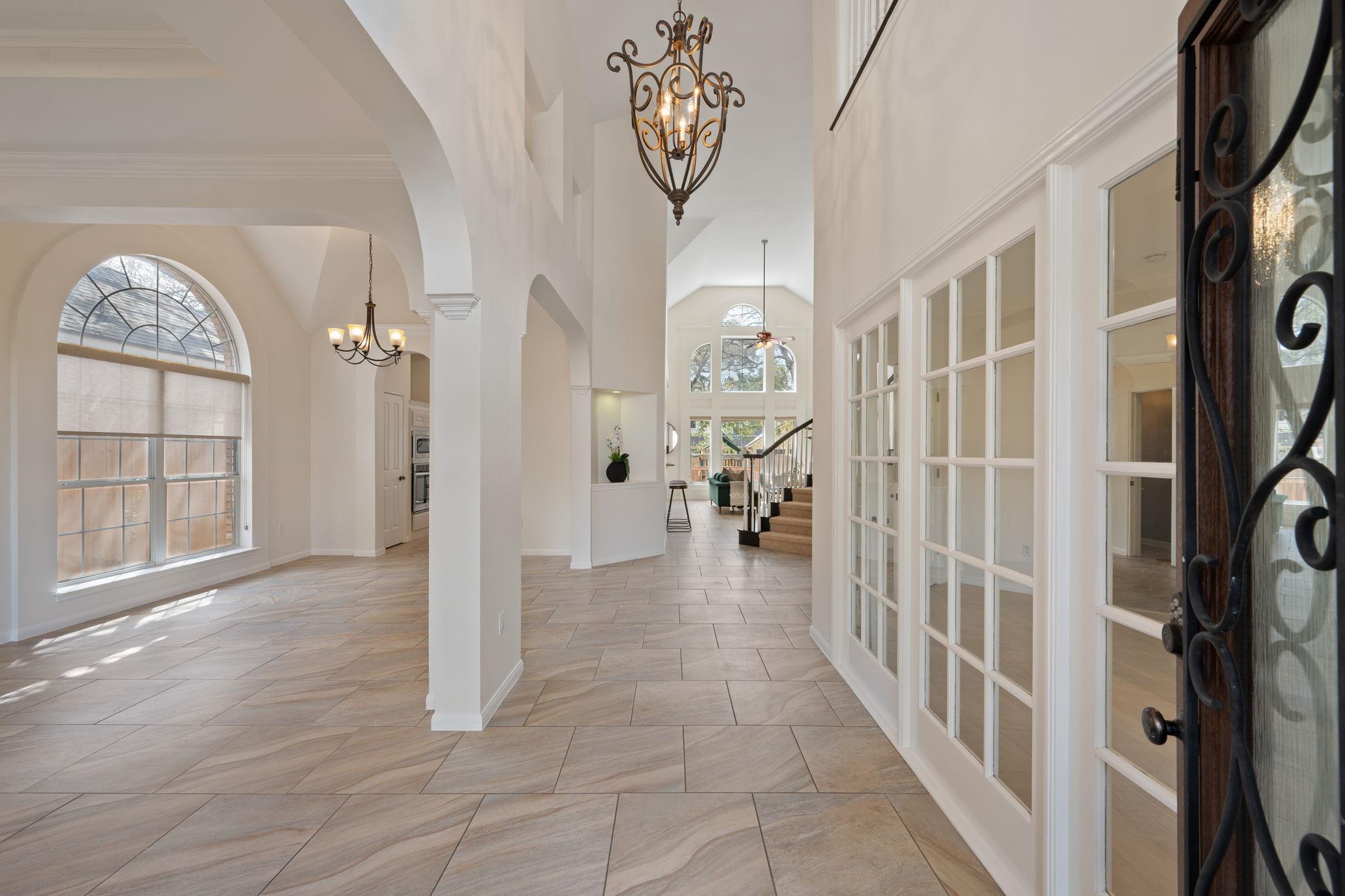 5813 Anselm Ct, Austin, TX 78739