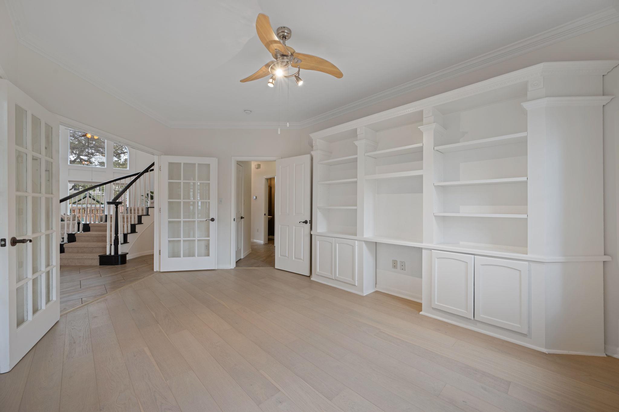 5813 Anselm Ct, Austin, TX 78739