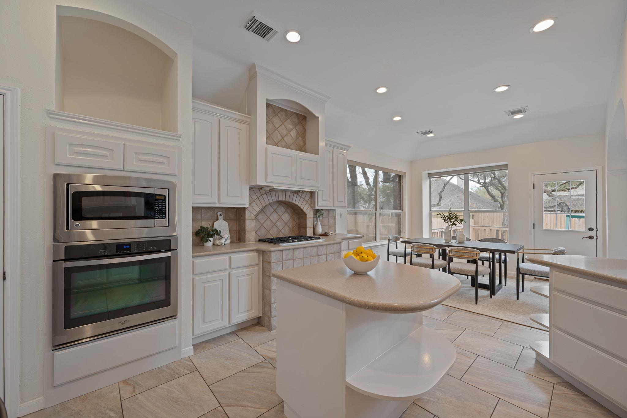 5813 Anselm Ct, Austin, TX 78739