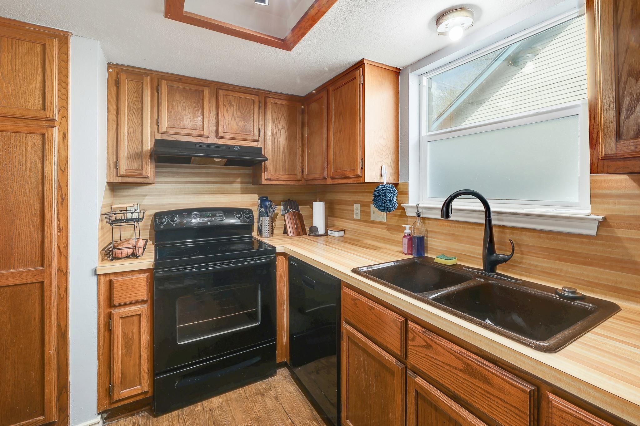 703 Valley View Dr # A & B, Pflugerville, TX 78660