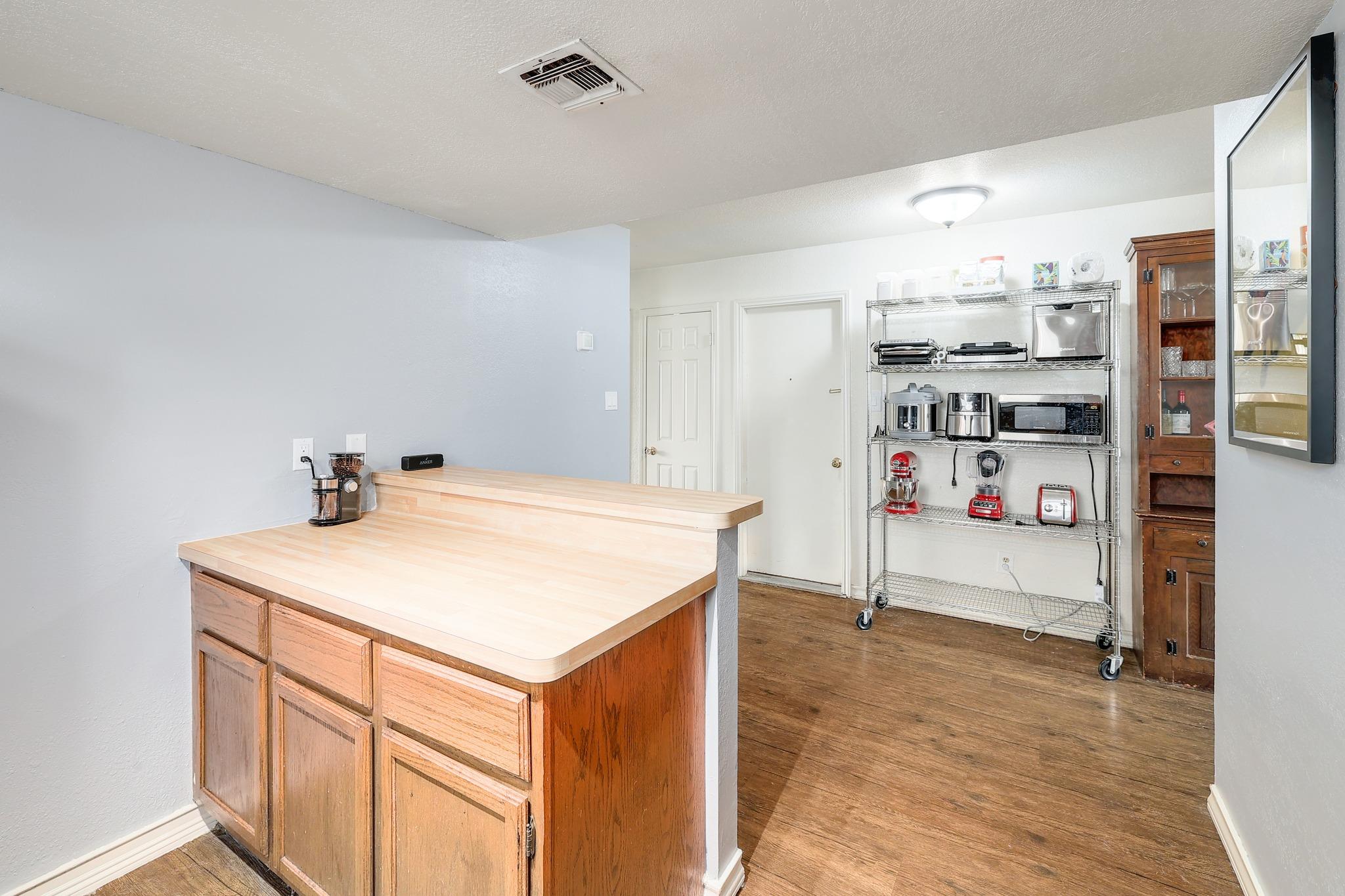 703 Valley View Dr # A & B, Pflugerville, TX 78660