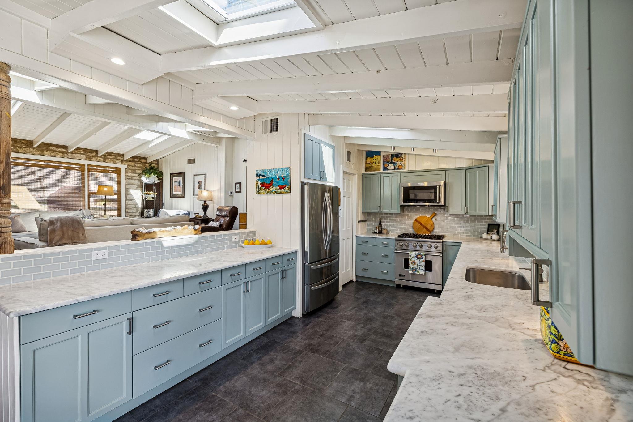 1520 Rocky River Rd, Canyon Lake, TX 78133