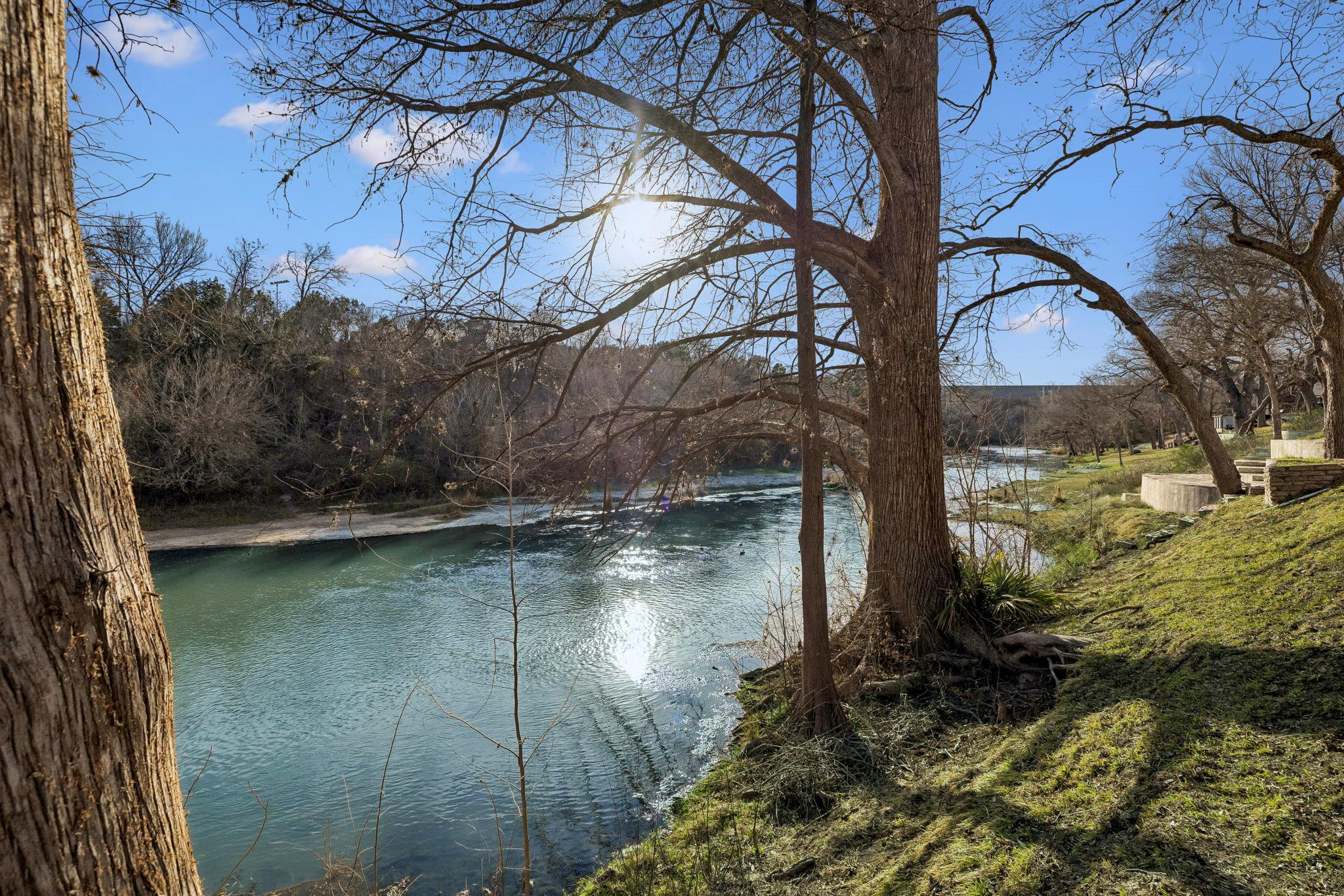 1520 Rocky River Rd, Canyon Lake, TX 78133