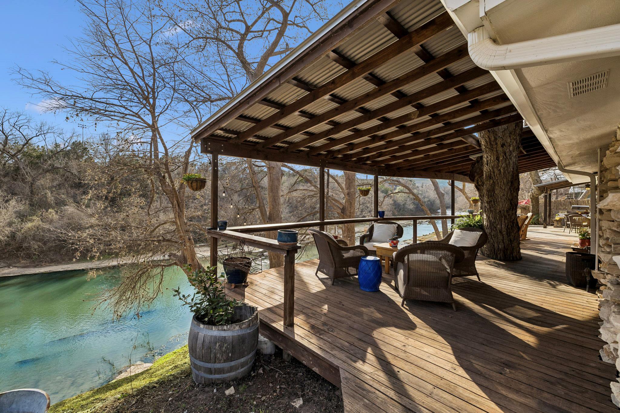 1520 Rocky River Rd, Canyon Lake, TX 78133