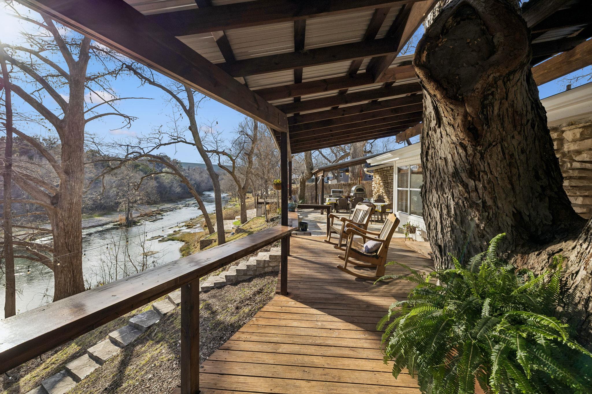 1520 Rocky River Rd, Canyon Lake, TX 78133