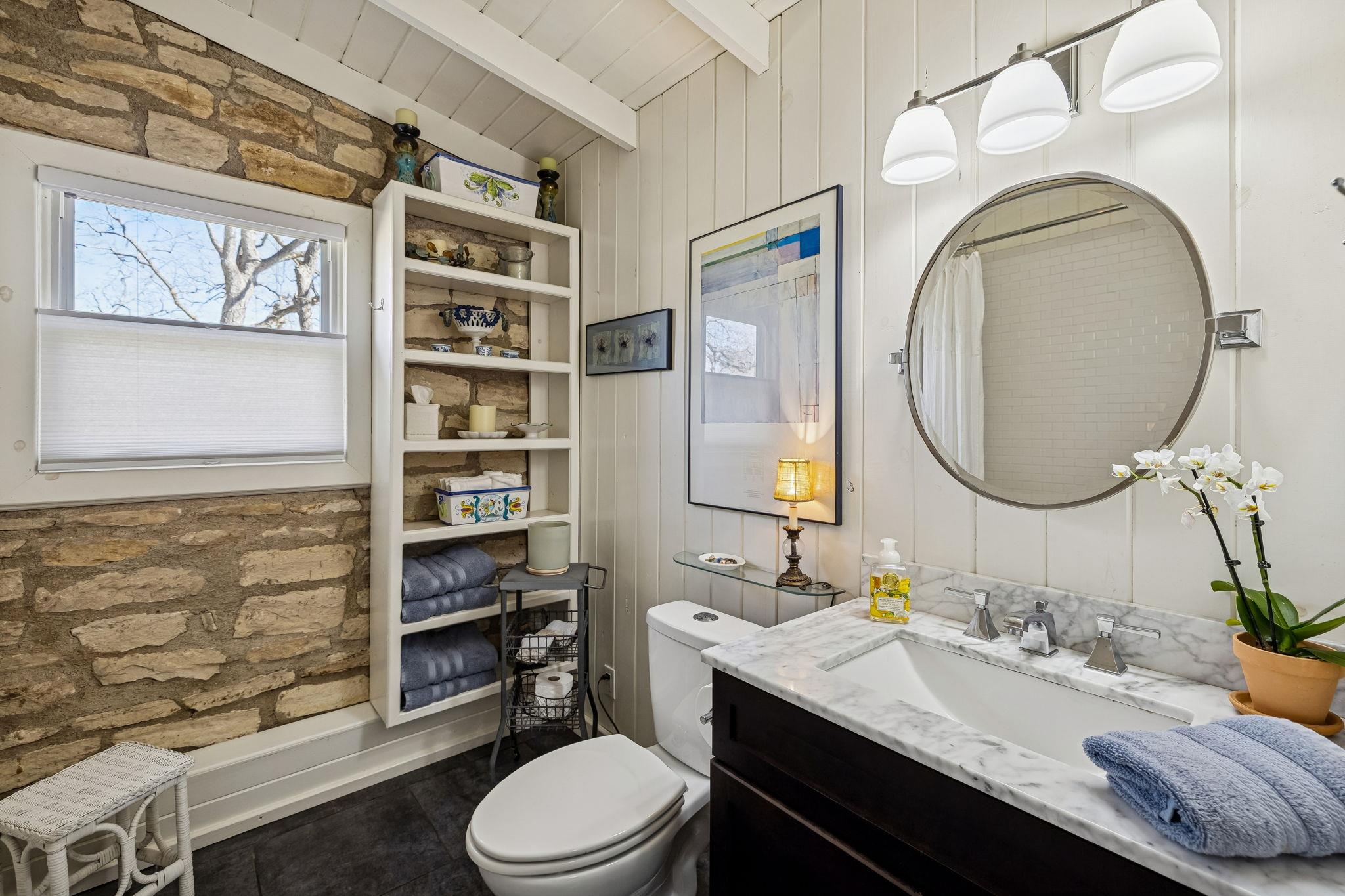 1520 Rocky River Rd, Canyon Lake, TX 78133