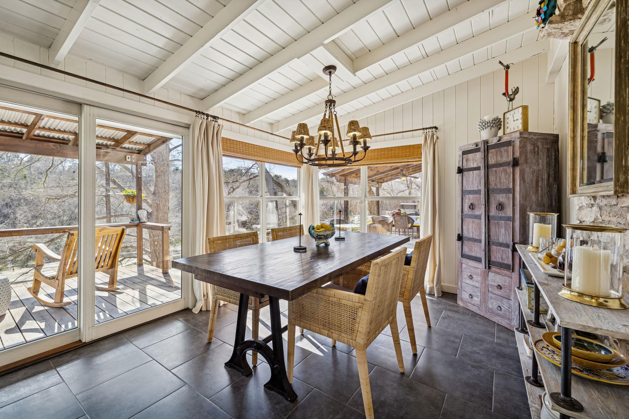 1520 Rocky River Rd, Canyon Lake, TX 78133