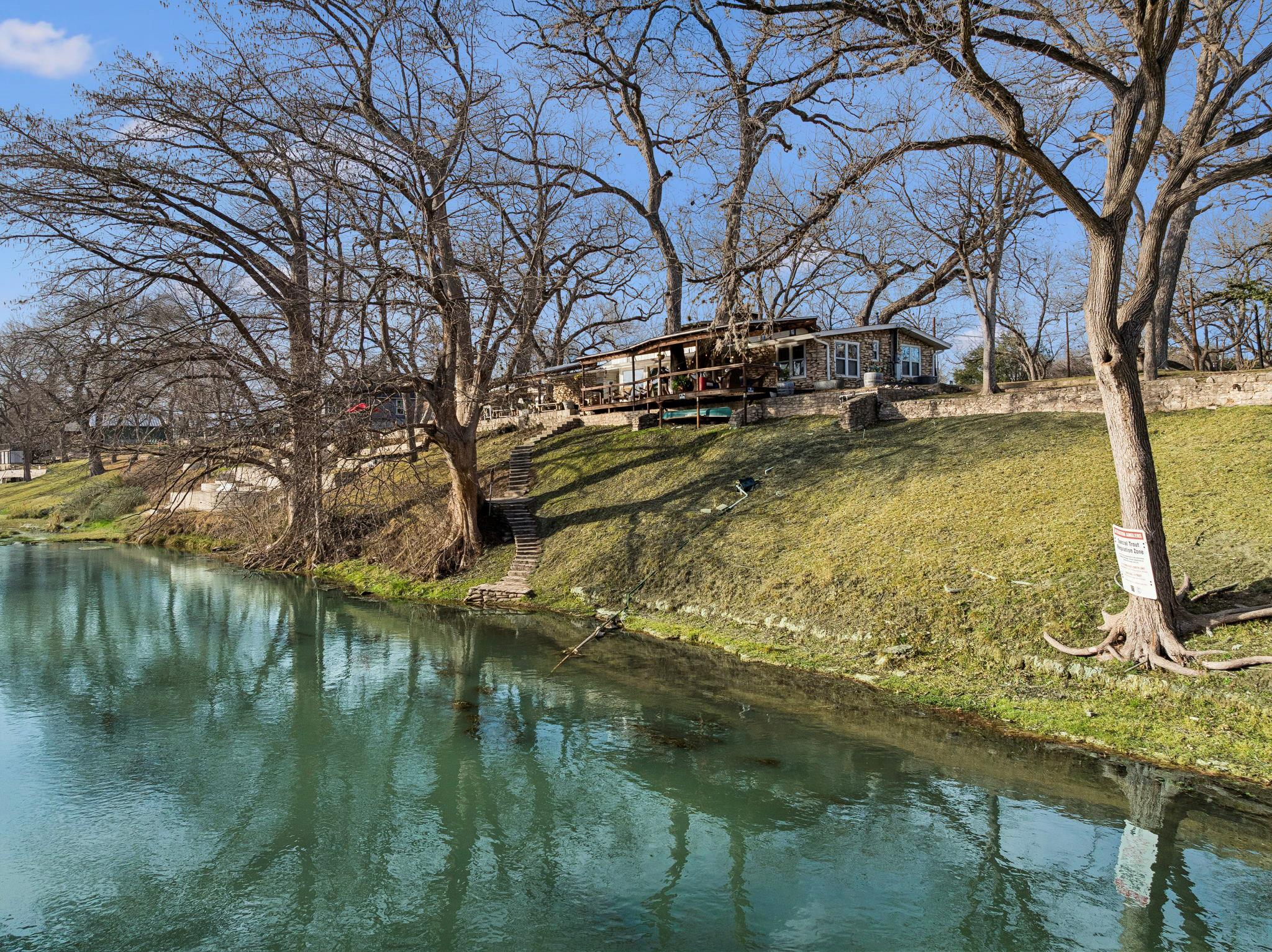 1520 Rocky River Rd, Canyon Lake, TX 78133