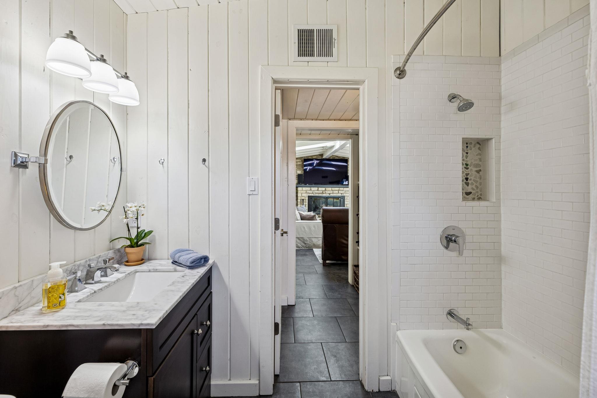 1520 Rocky River Rd, Canyon Lake, TX 78133