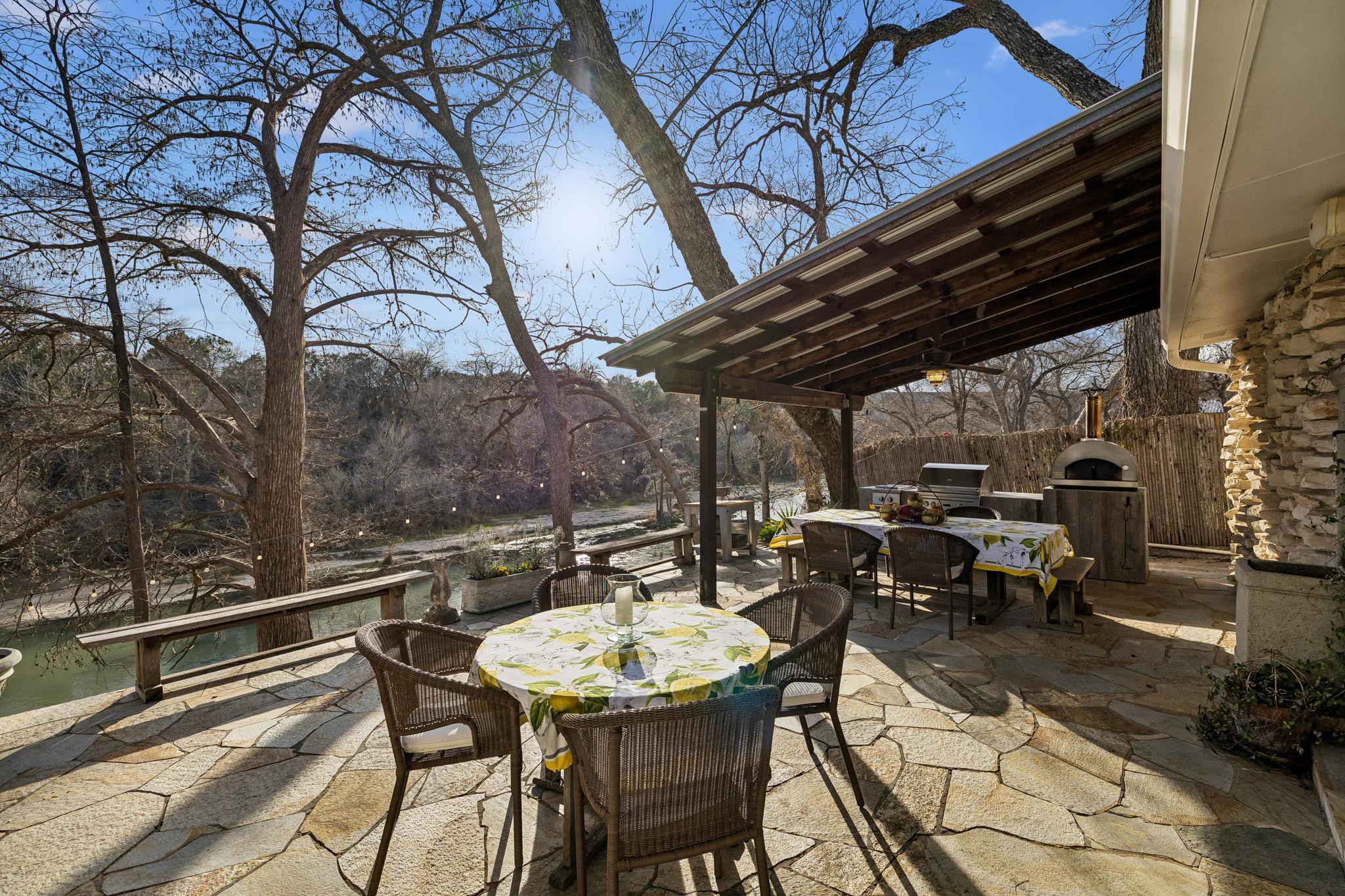 1520 Rocky River Rd, Canyon Lake, TX 78133