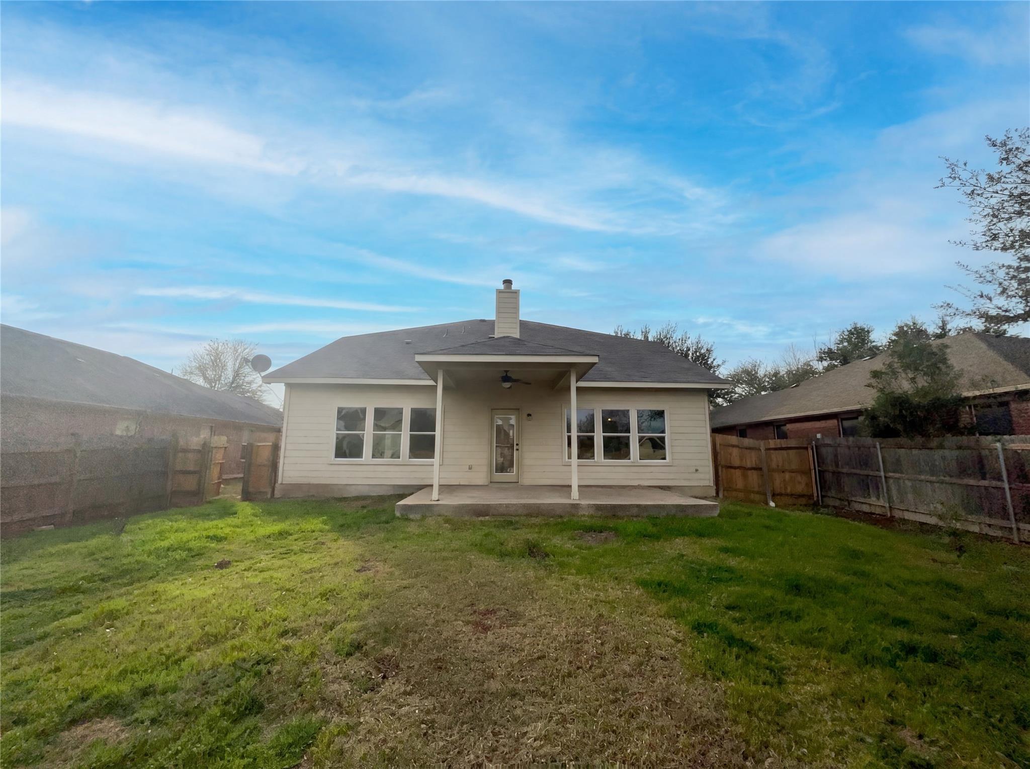 128 Inman Dr, Hutto, TX 78634