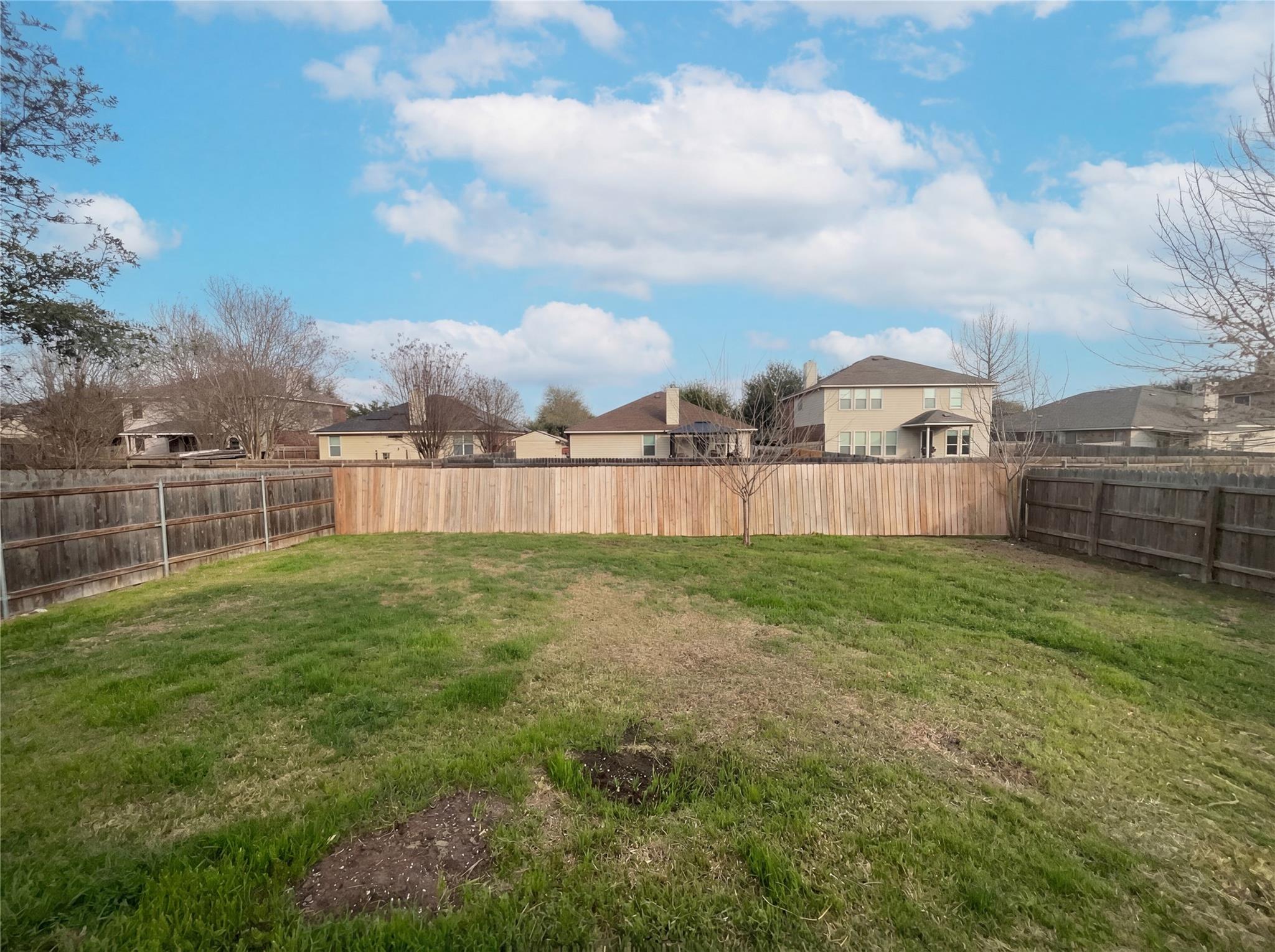 128 Inman Dr, Hutto, TX 78634
