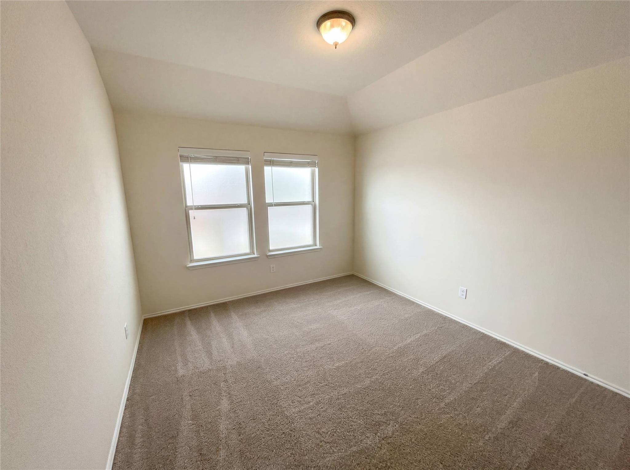 128 Inman Dr, Hutto, TX 78634