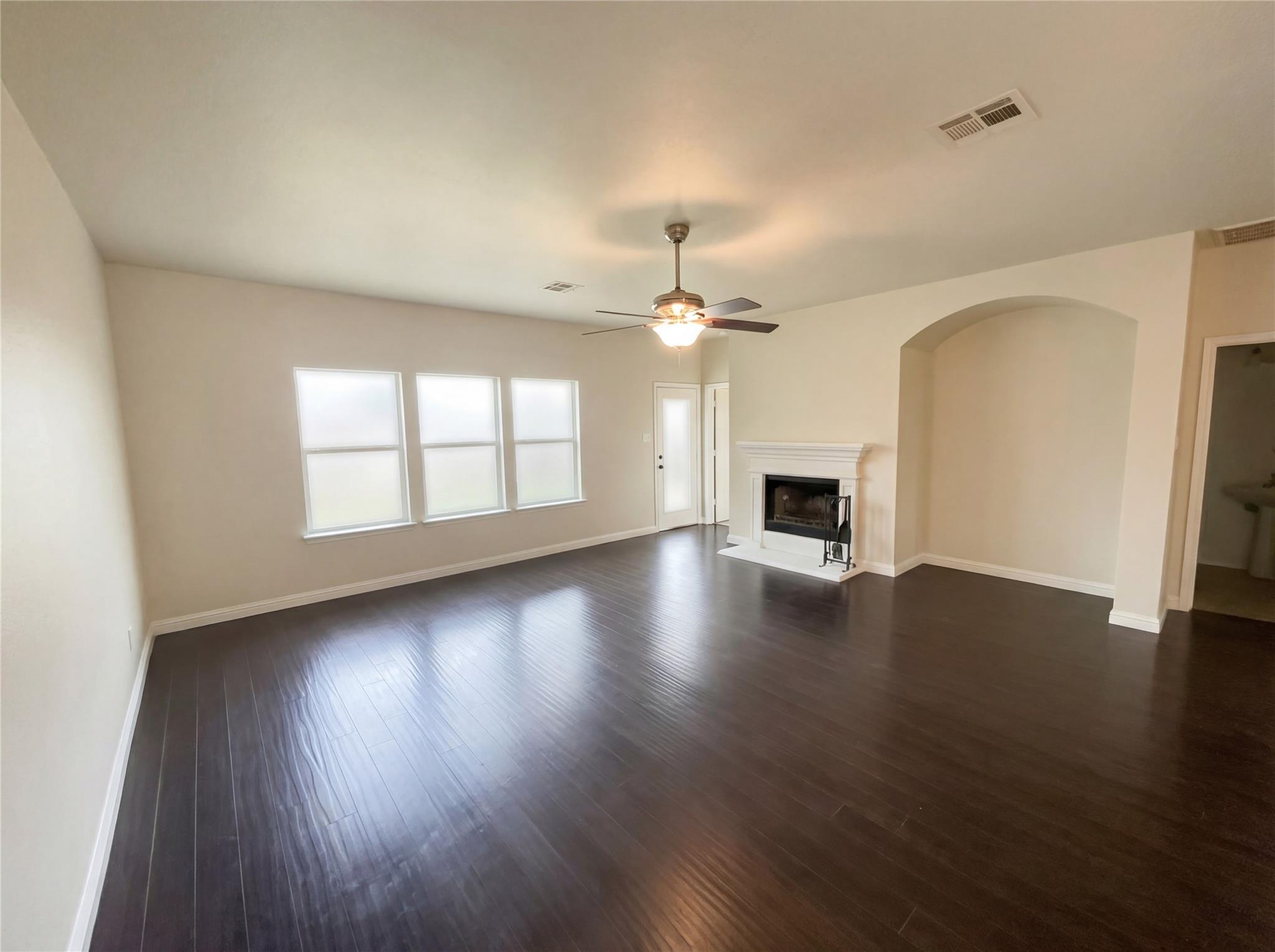 128 Inman Dr, Hutto, TX 78634