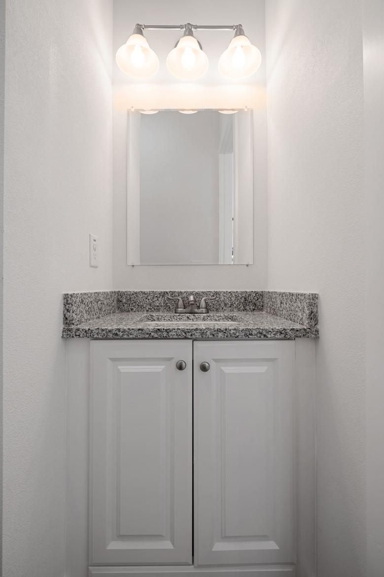 267 Lourdes Ct # B, Dripping Springs, TX 78620