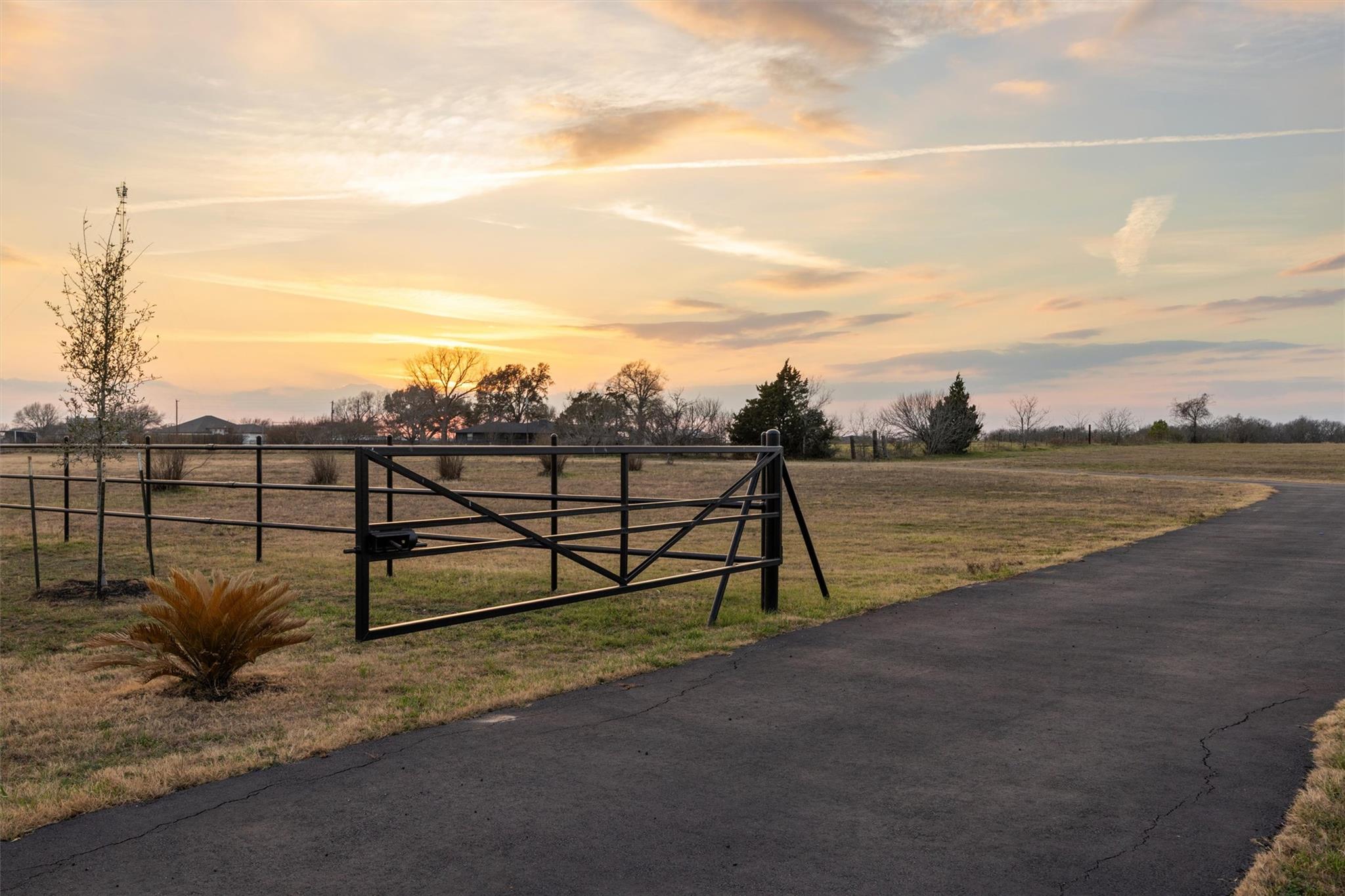 178 Balch Rd, Elgin, TX 78621