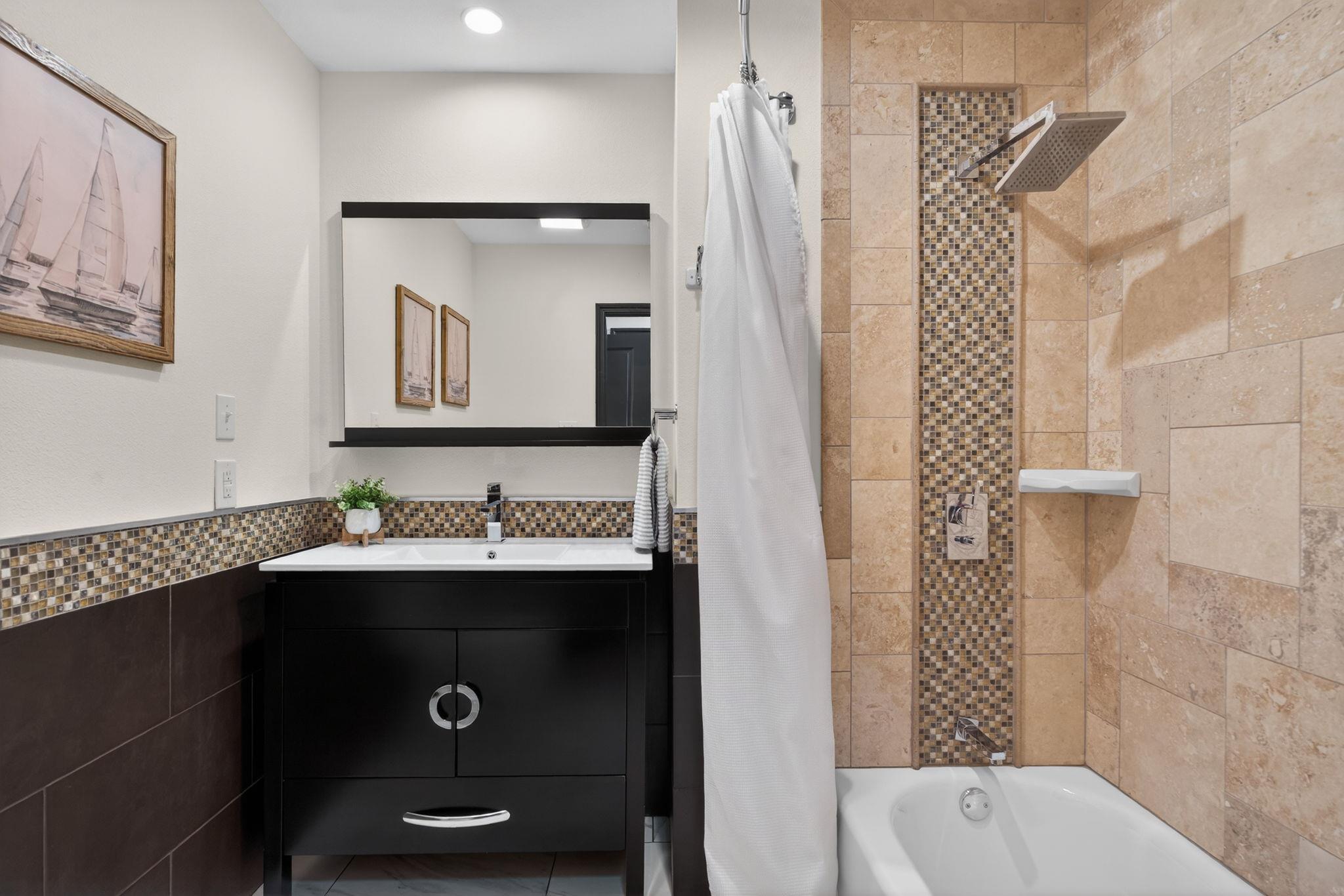 1514 Bluebonnet Ln, Kingsland, TX 78639